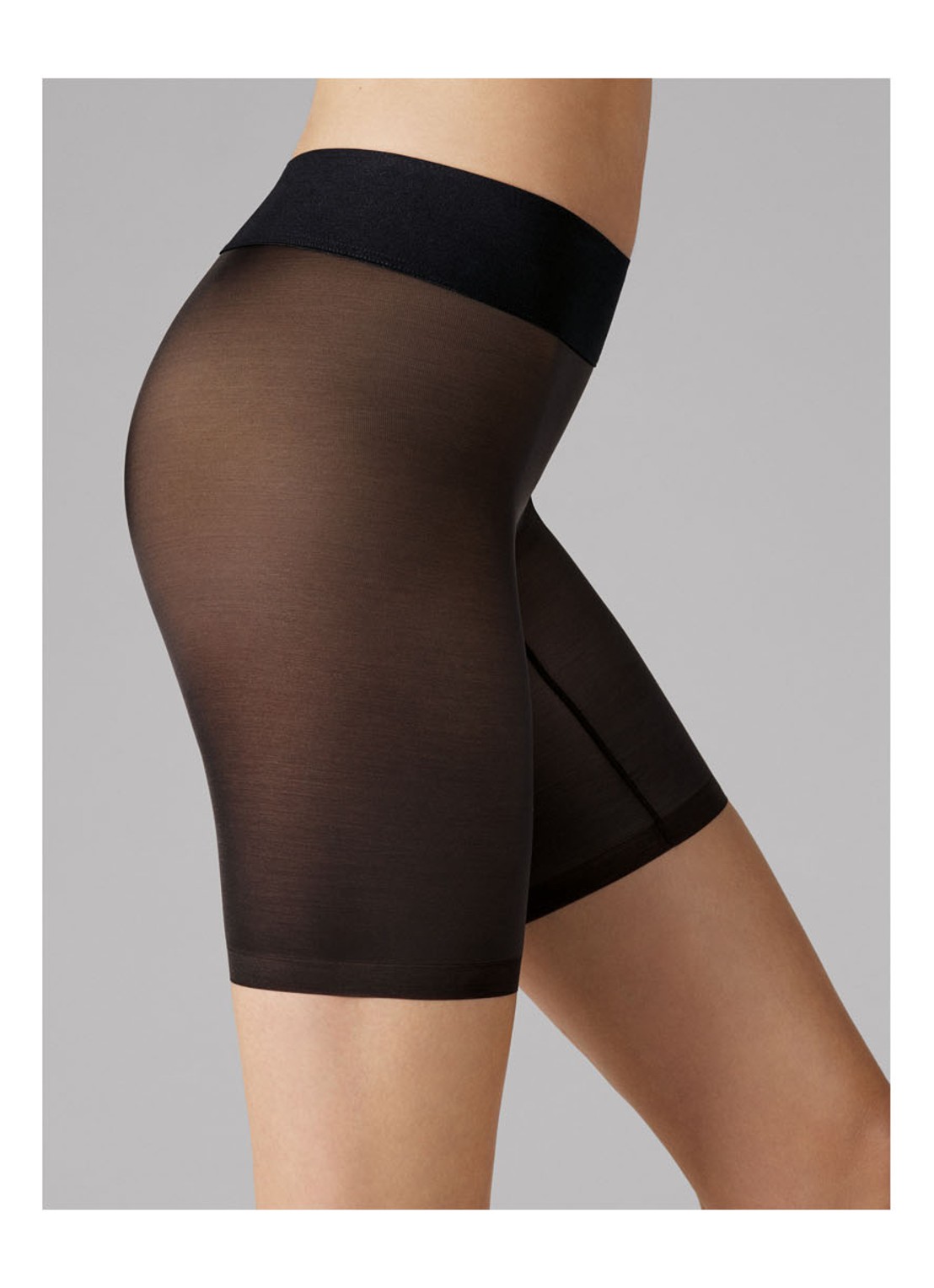 Wolford Tulle Control corrigerende short van mesh - voorkant 2 zwart