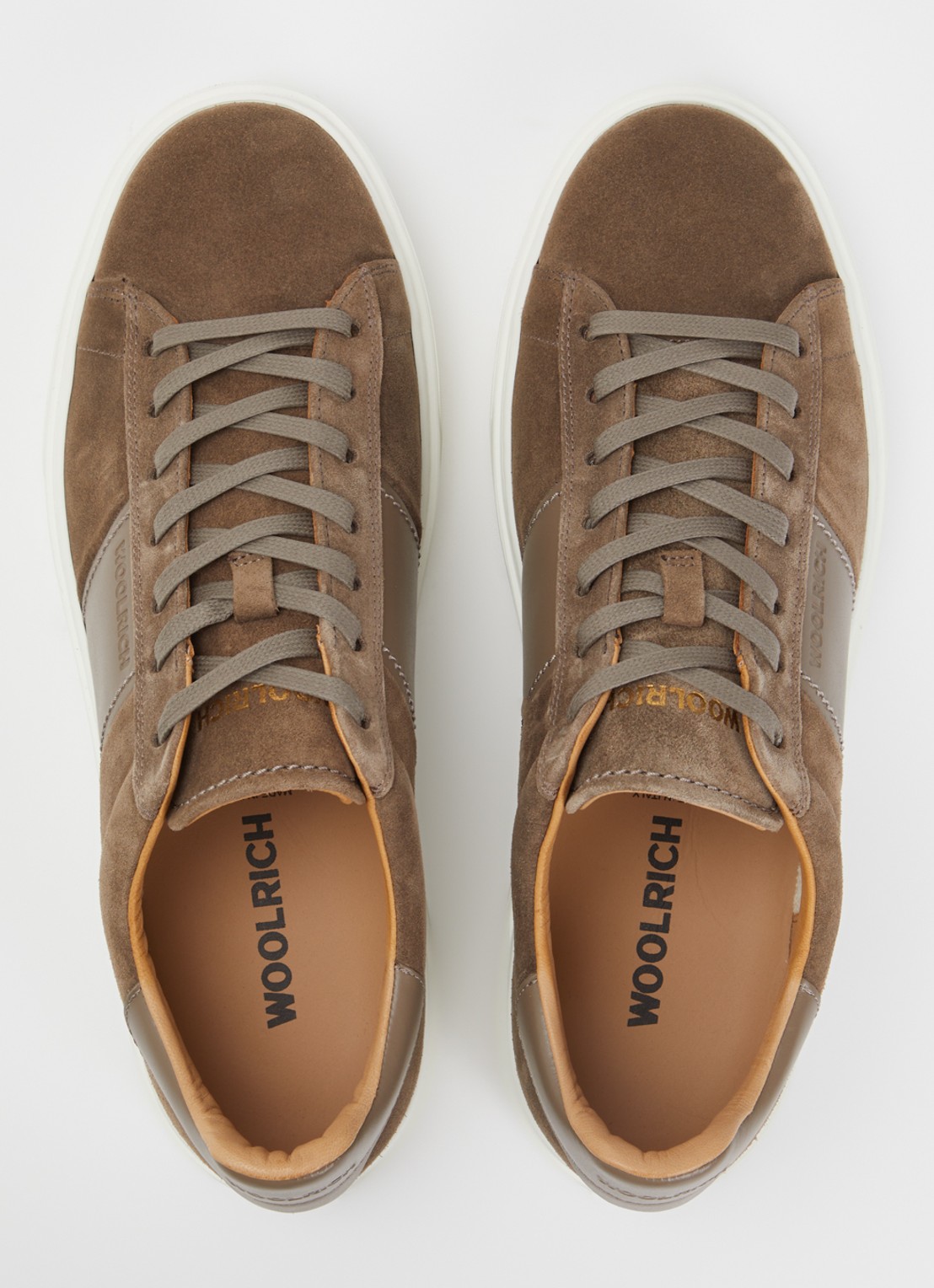 Woolrich Classic Court sneaker van suède met details van kalfsleer  - detail 2 lichtbruin