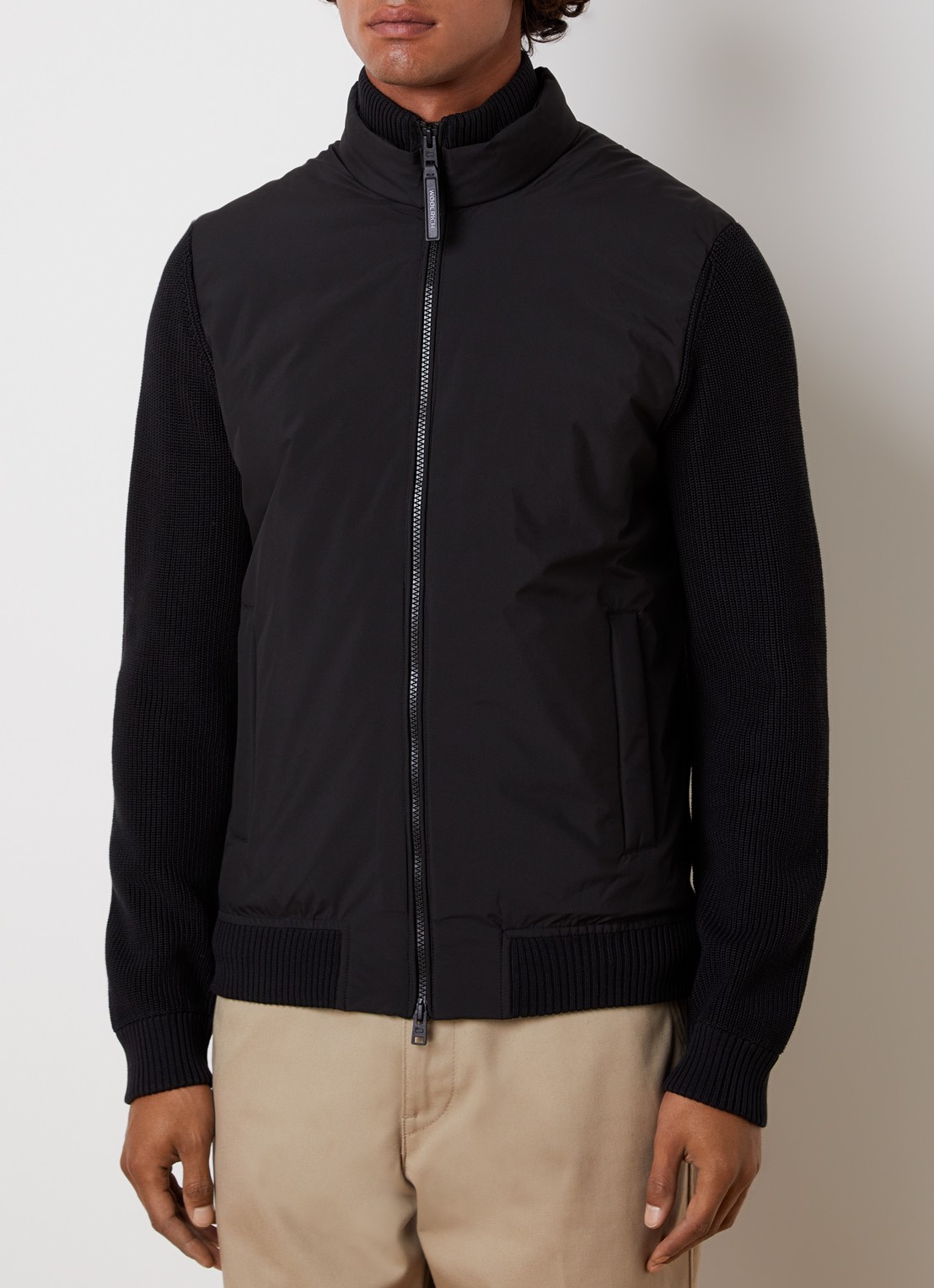Woolrich Cloud Hybrid ribgebreid vest met gewatteerd voorpand en donsvulling - detail 3 zwart