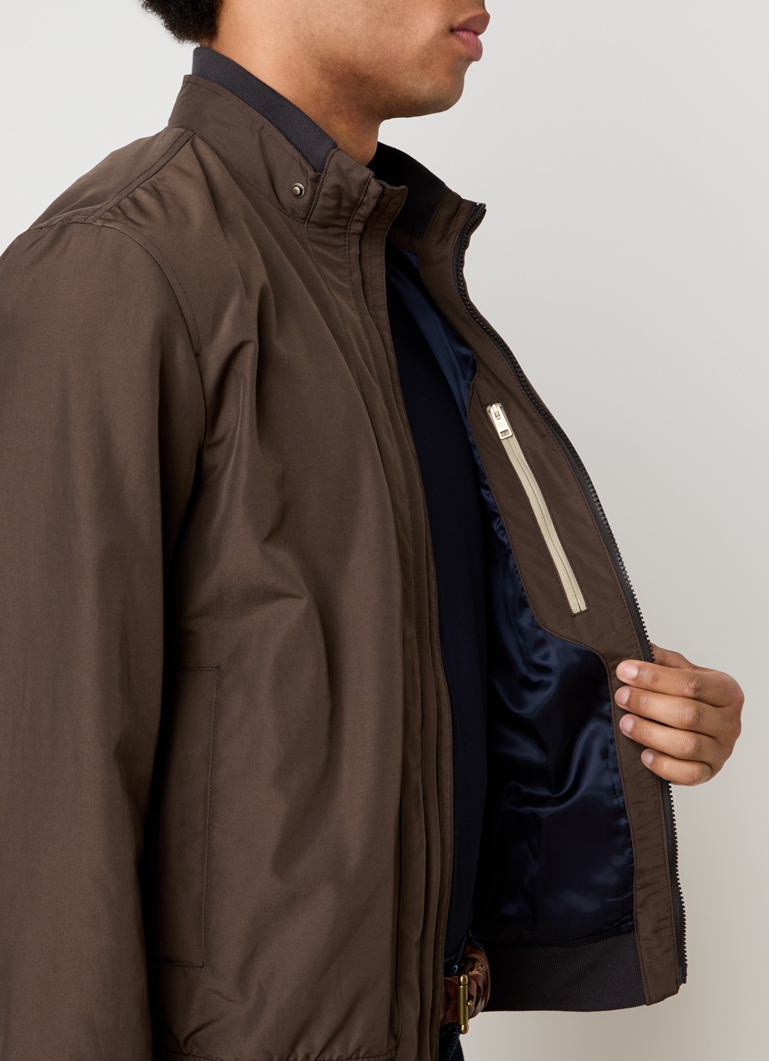 Woolrich Jack met logo en steekzakken - detail 5 lichtbruin