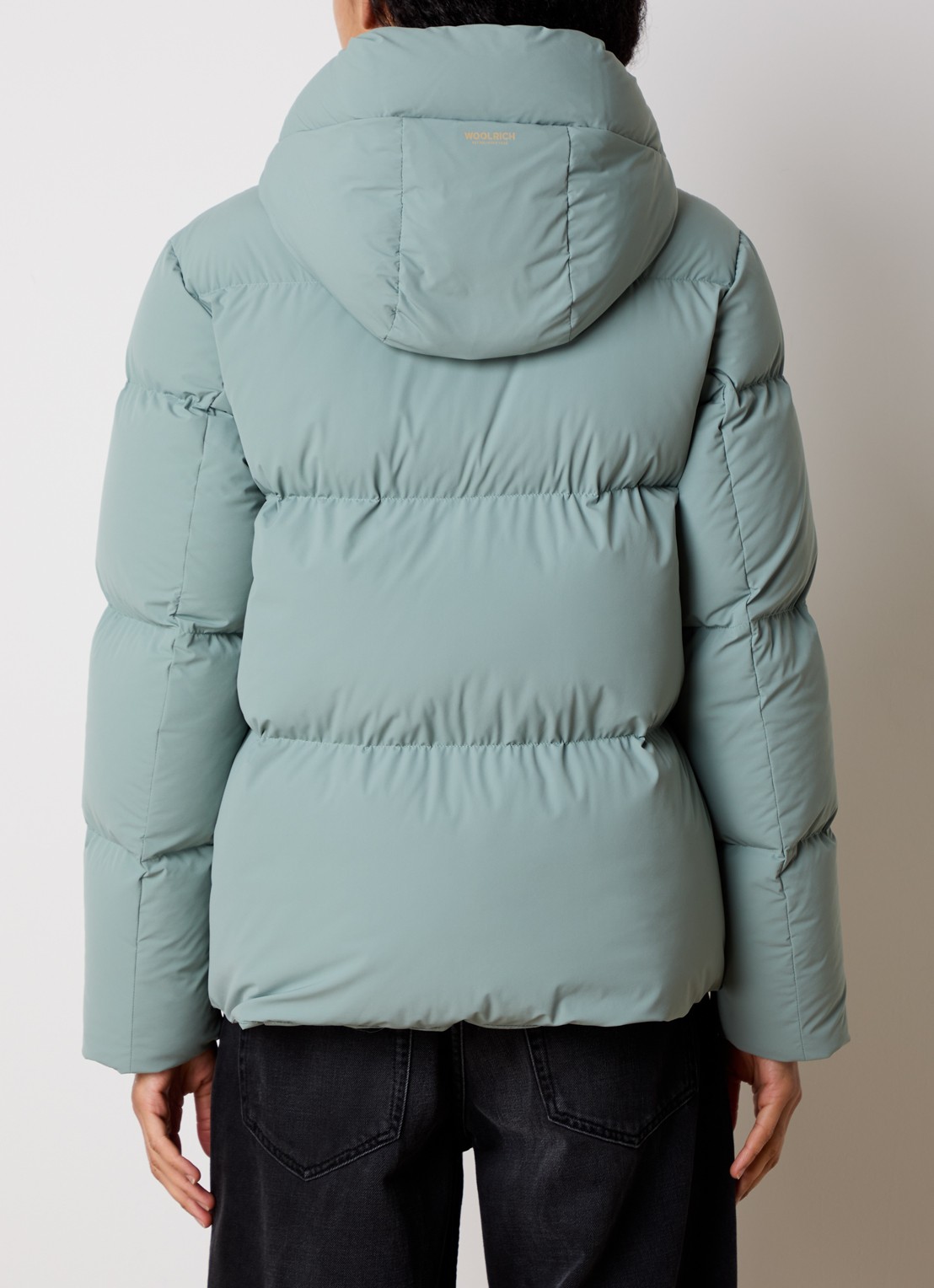 Woolrich Madison puffer jack met donsvulling en capuchon - achterkant lindegroen