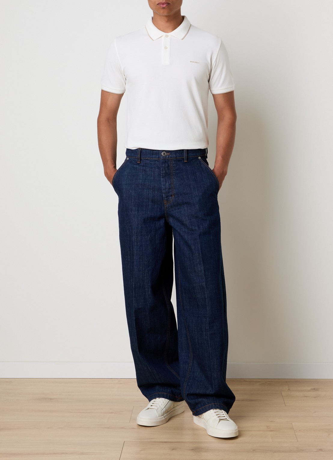 Woolrich Monterey regular fit polo met logoborduring - voorkant 3 gebroken wit