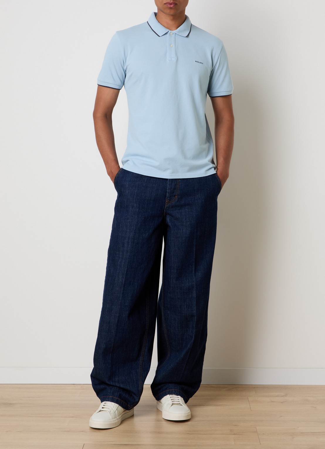 Woolrich Monterey regular fit polo met logoborduring - voorkant 2 lichtblauw