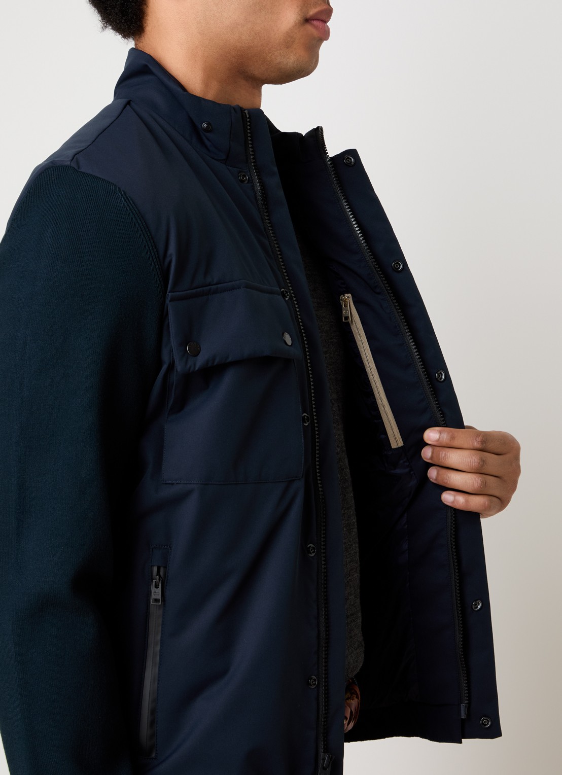 Woolrich Softshell jack met ritszakken - detail 4 donkerblauw