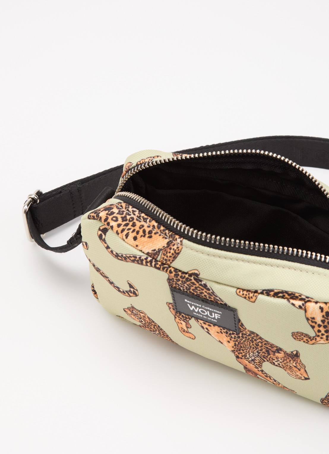 Wouf Avo Leopard Mini crossbodytas met print en verstelbare schouderriem - detail 2 lichtgroen
