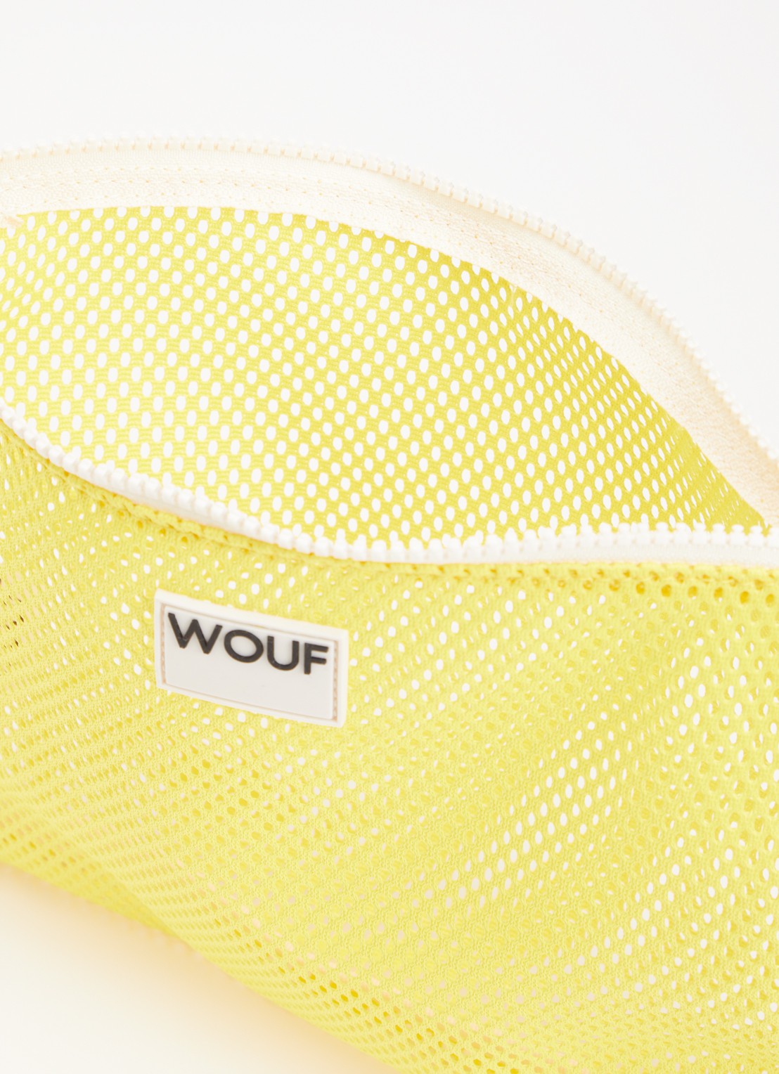 Wouf Ray toilettas van mesh met logo  - detail 2 geel