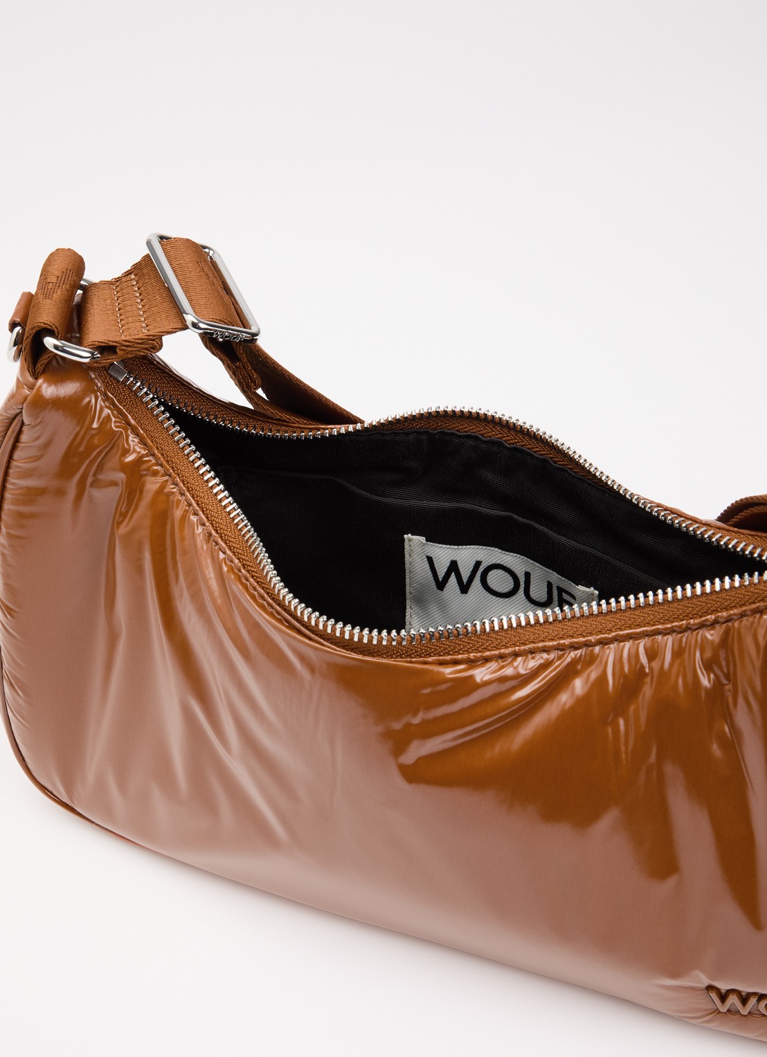 Wouf Sienna crossbodytas met logo - detail camel