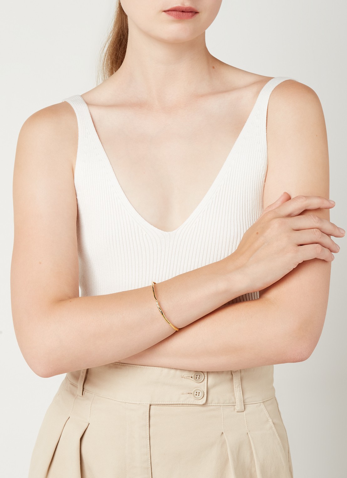 Wouters & Hendrix  shaped bangle verguld - voorkant 3 goud