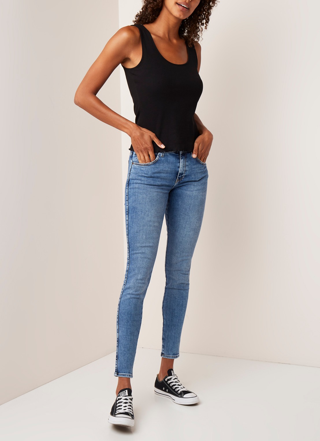 Wrangler Mid waist skinny jeans met medium wassing - voorkant 2 indigo