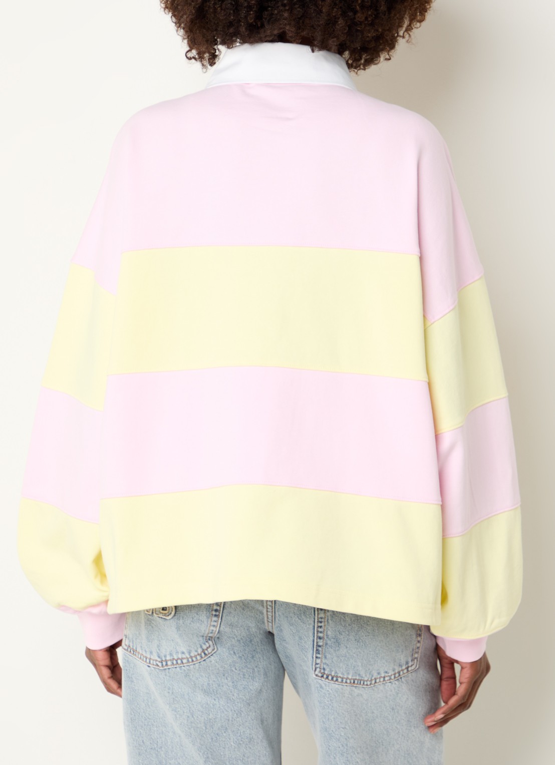 WRSTBHVR Geri sweater met streepprint en polokraag - achterkant lichtroze