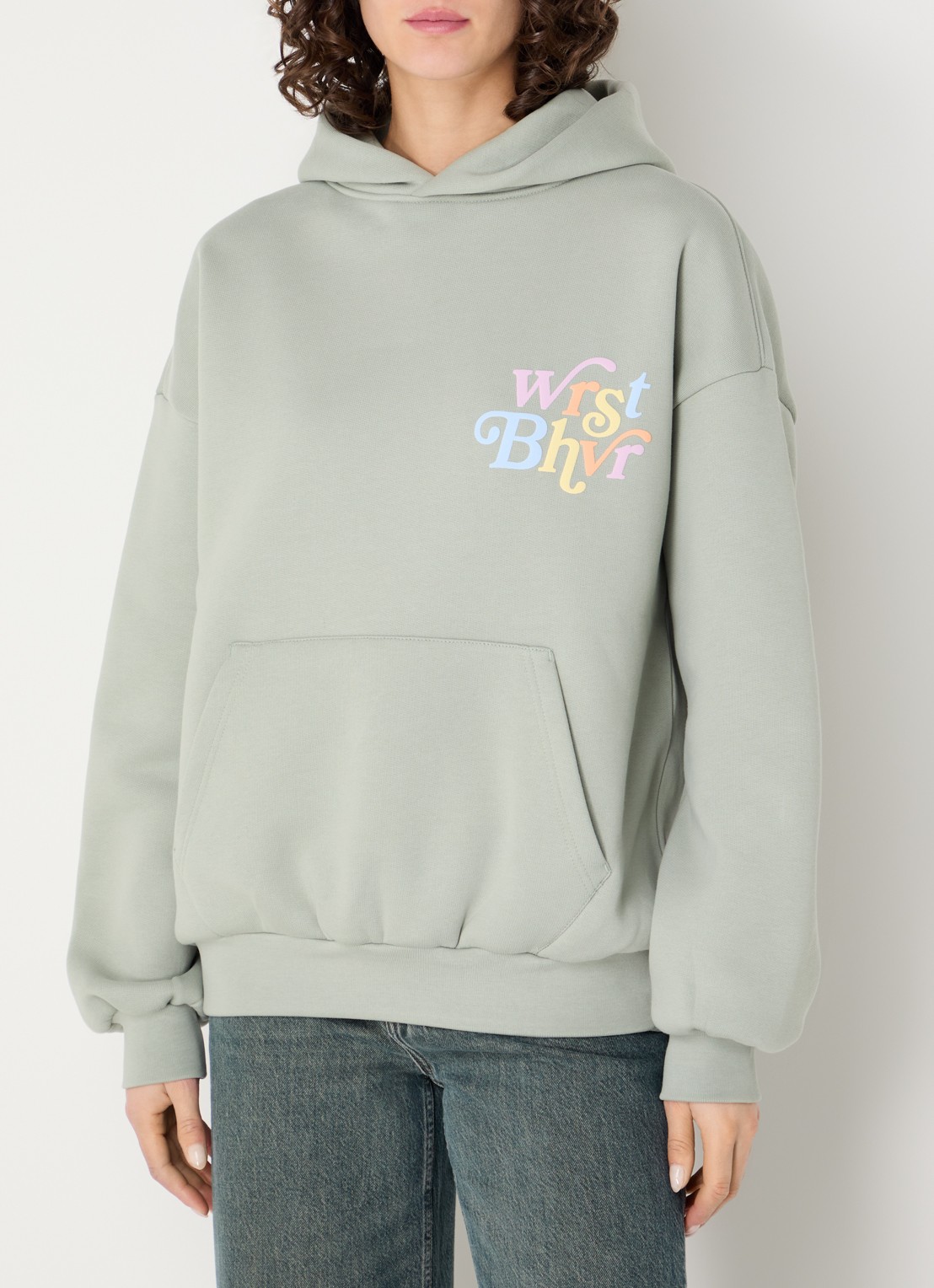 WRSTBHVR Reed hoodie met front- en backprint - achterkant lindegroen