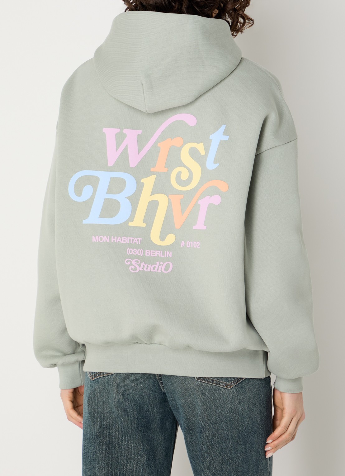 WRSTBHVR Reed hoodie met front- en backprint - detail 2 lindegroen