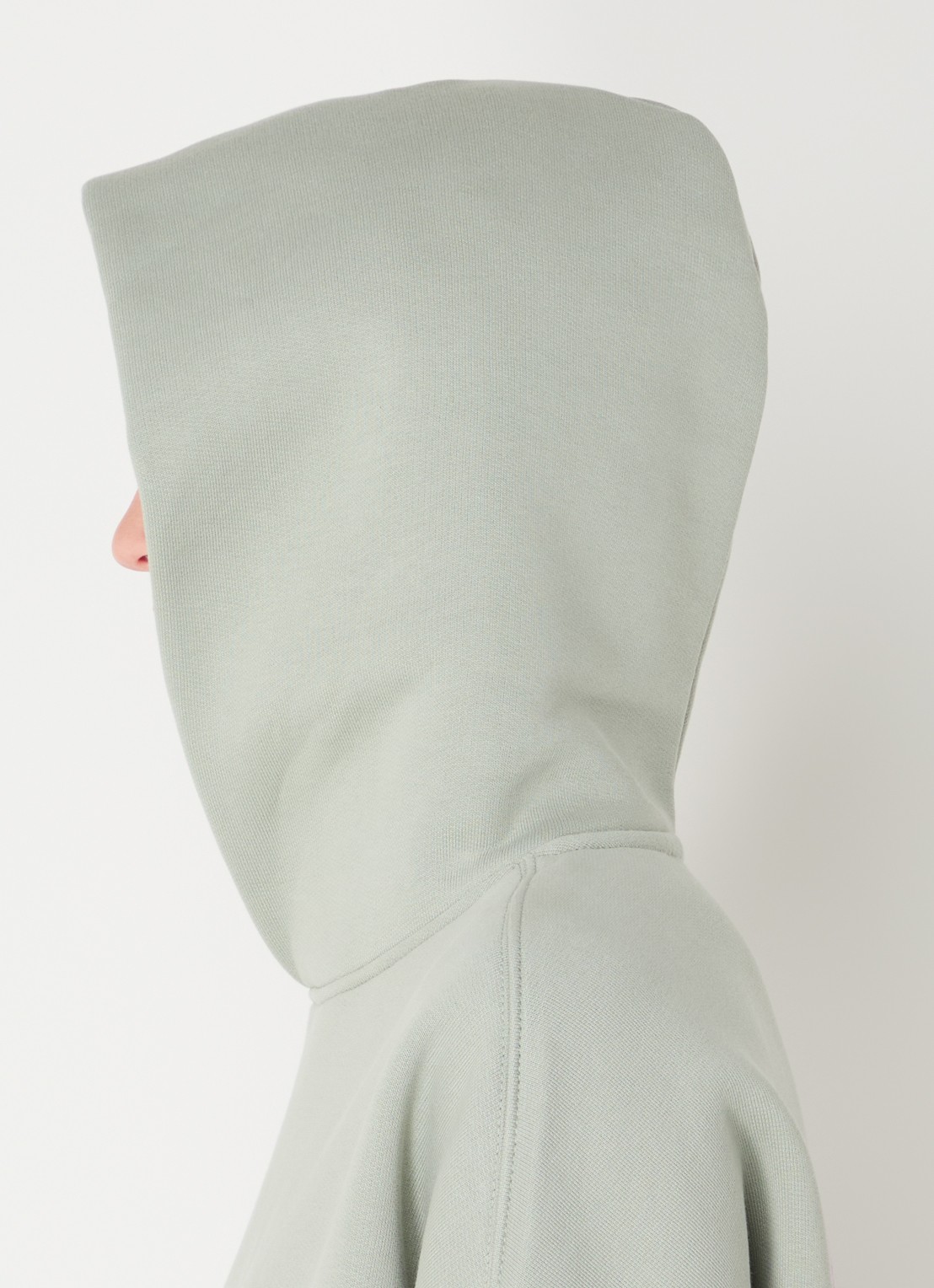 WRSTBHVR Reed hoodie met front- en backprint - detail 3 lindegroen