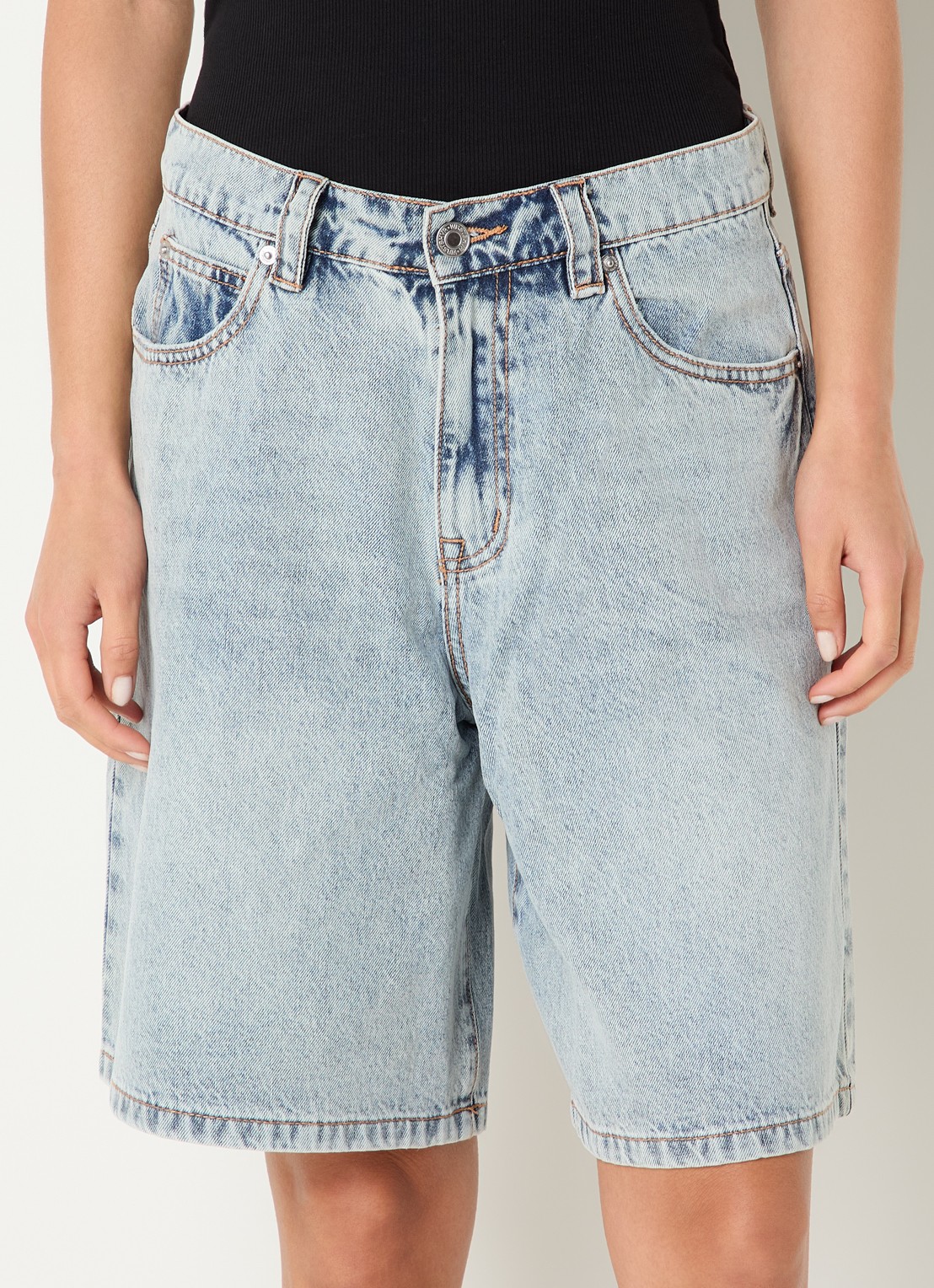 WRSTBHVR Yumi high waist wide leg korte broek van denim - detail 3 indigo