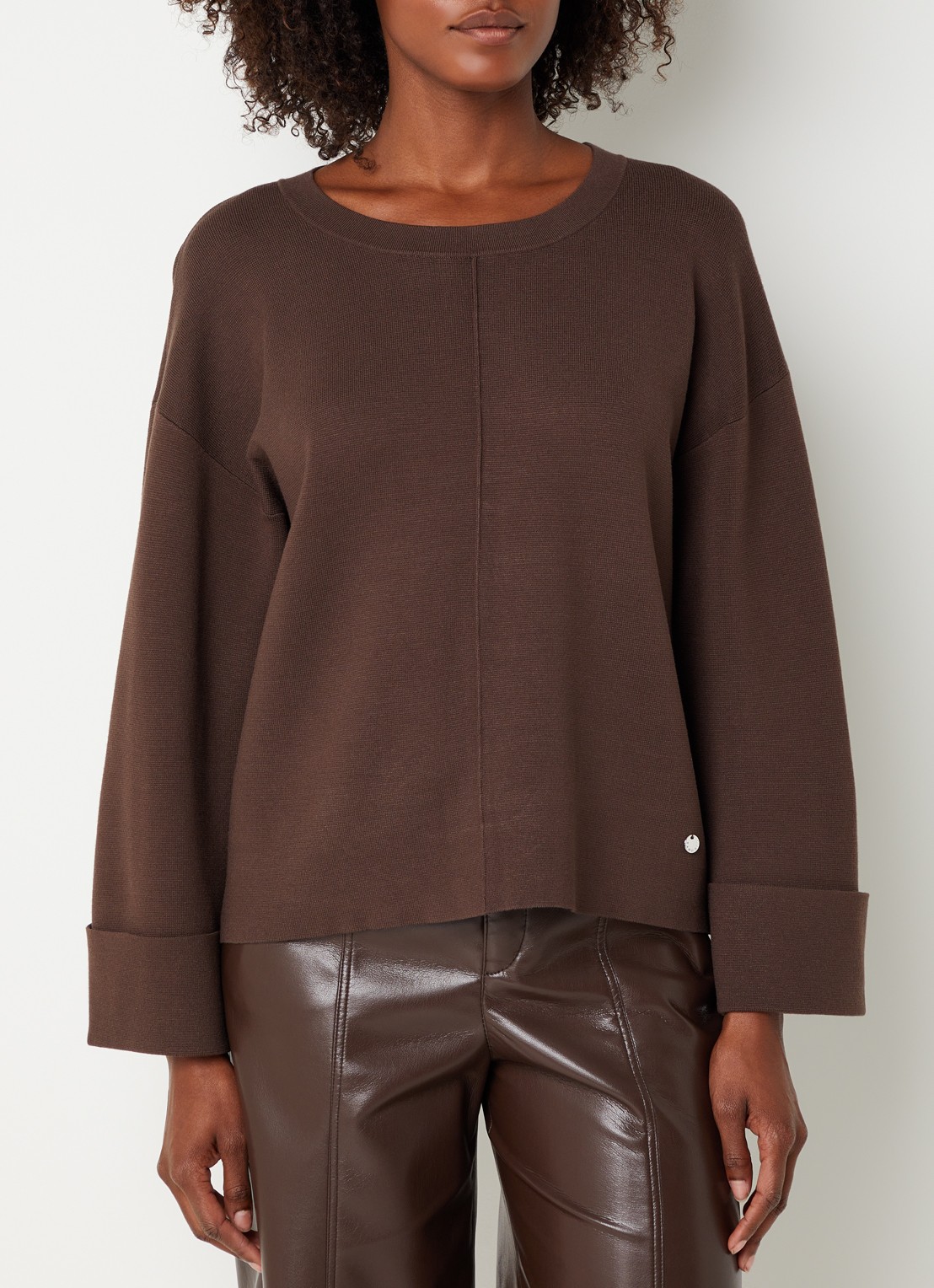 Xandres Annalisa sweater met ronde hals - detail 2 donkerbruin