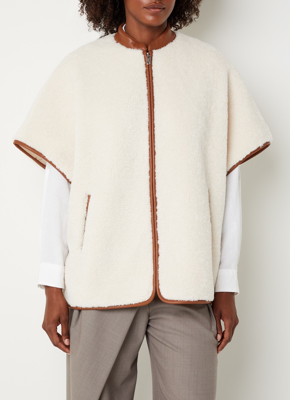 Xandres Coema jack van teddy met steekzakken - detail 4 creme