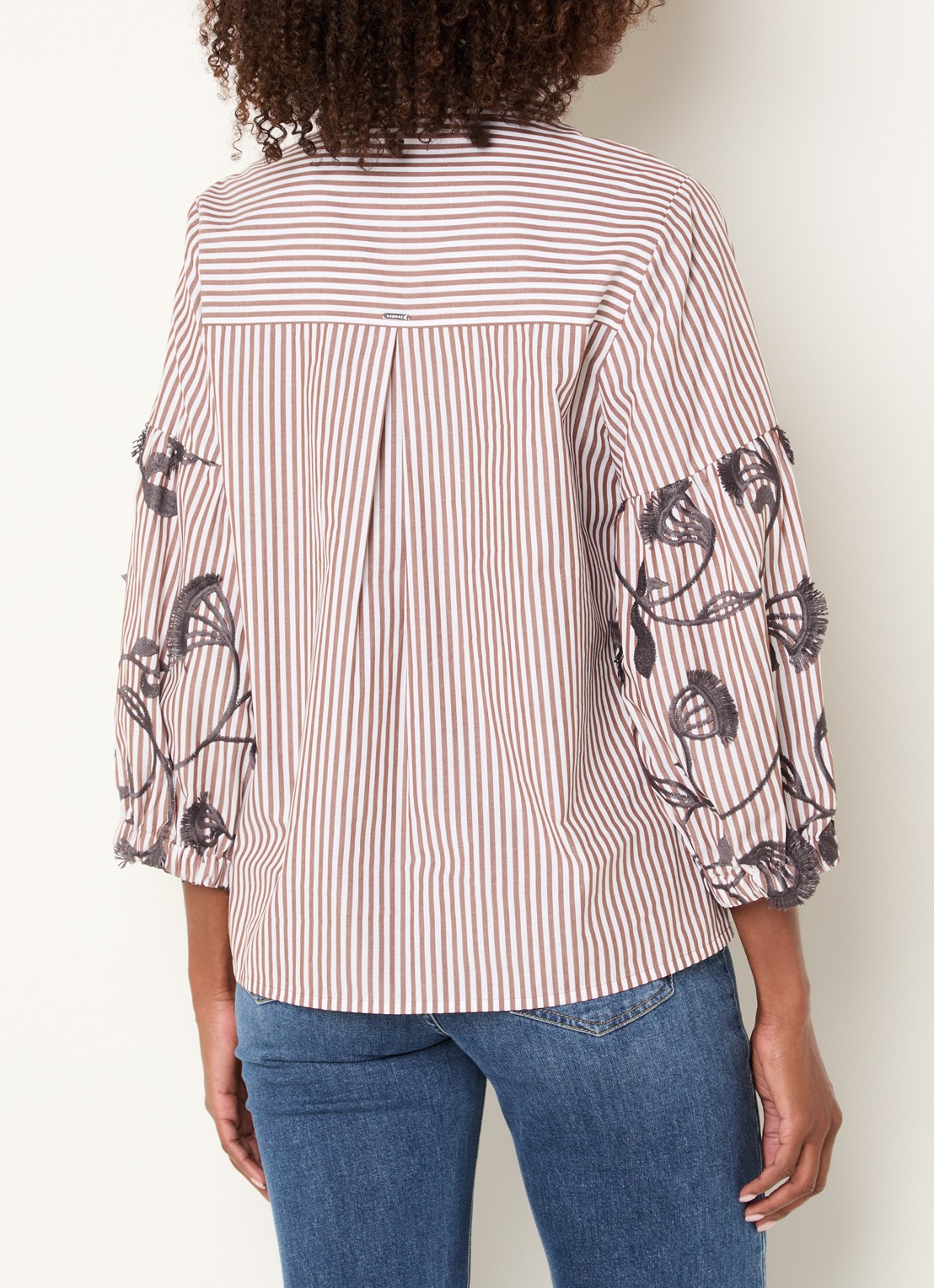 Xandres Hopi blouse met streepprint - achterkant 3 lichtbruin