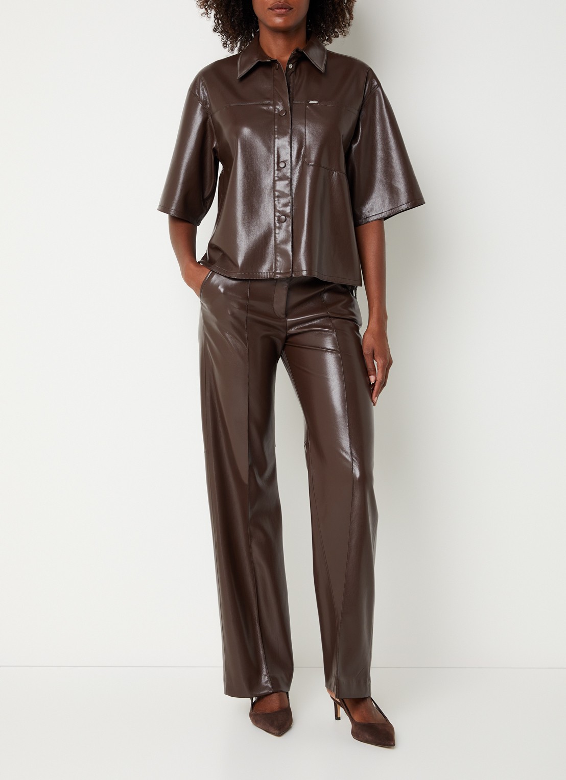 Xandres Horris blouse van imitatieleer met borstzak - voorkant 2 donkerbruin