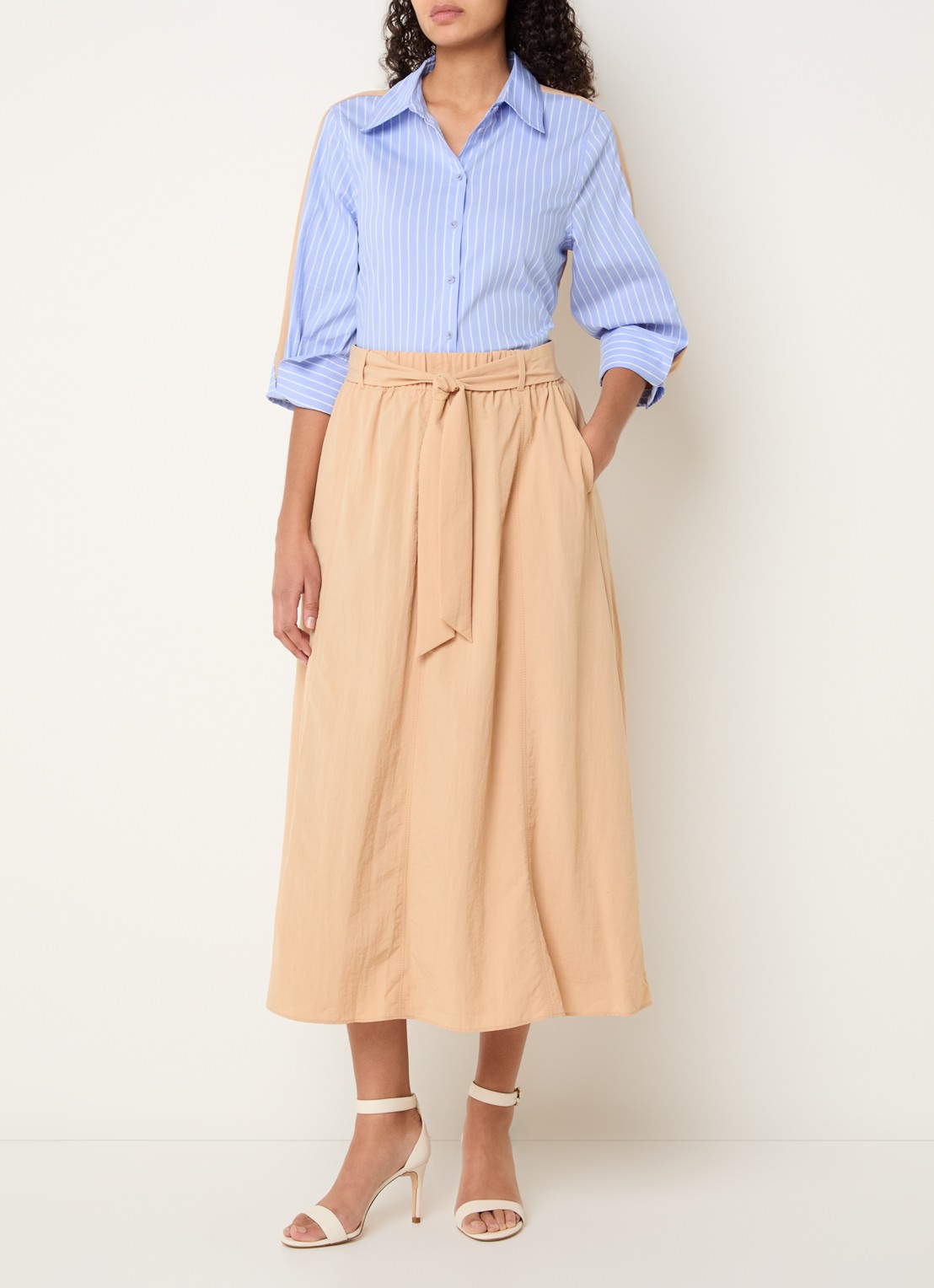 Xandres Rossi high waist midi A-lijn rok met strikceintuur - voorkant 2 camel