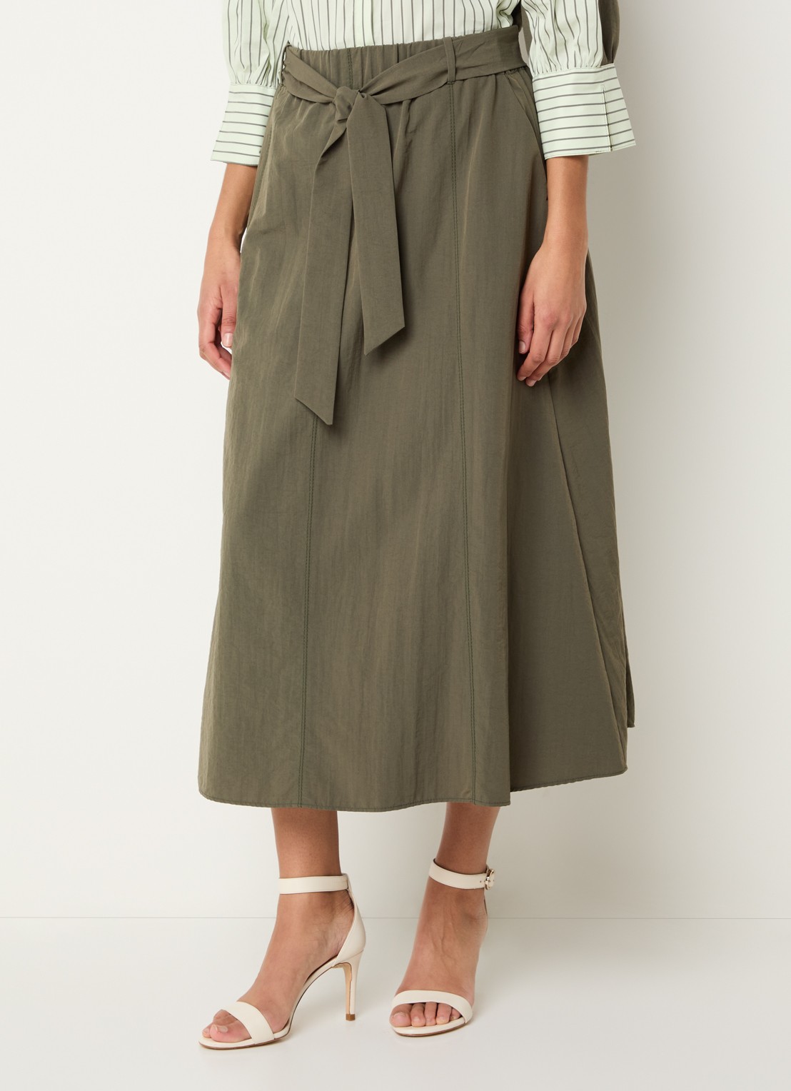 Xandres Rossi high waist midi A-lijn rok met strikceintuur - detail 2 bronsgroen