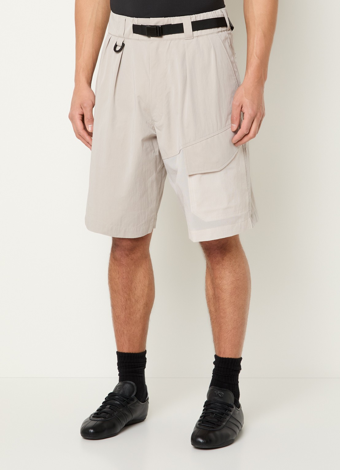 Y-3 Straight fit korte cargobroek met steekzakken - detail 4 grijs