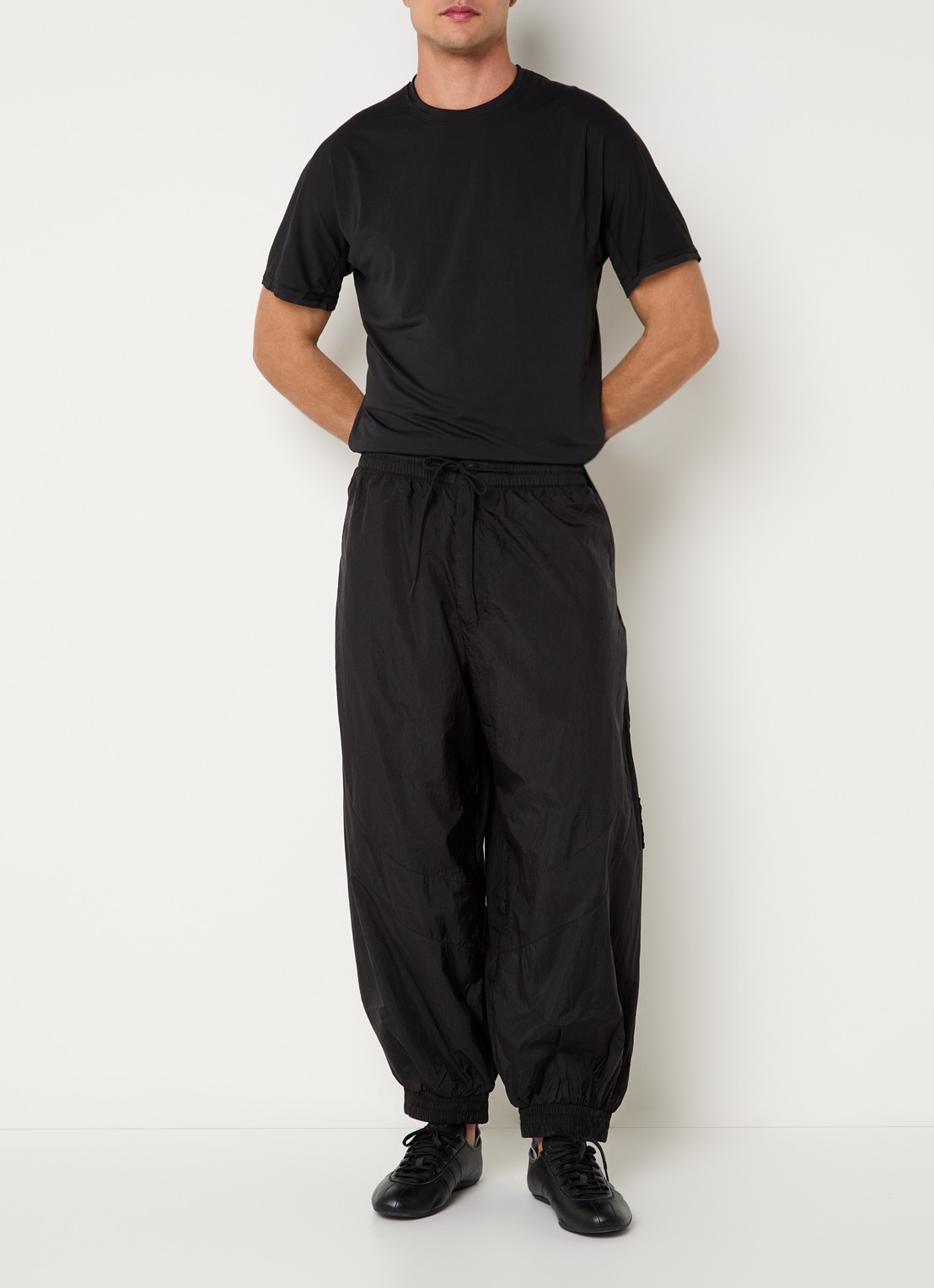 Y-3 Wide fit joggingbroek met logo en steekzakken - voorkant 3 zwart