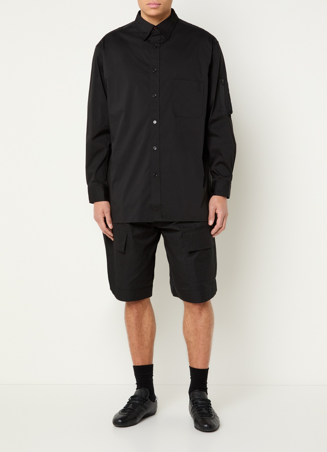 Y-3 Wide fit korte cargobroek met steekzakken - voorkant 4 zwart