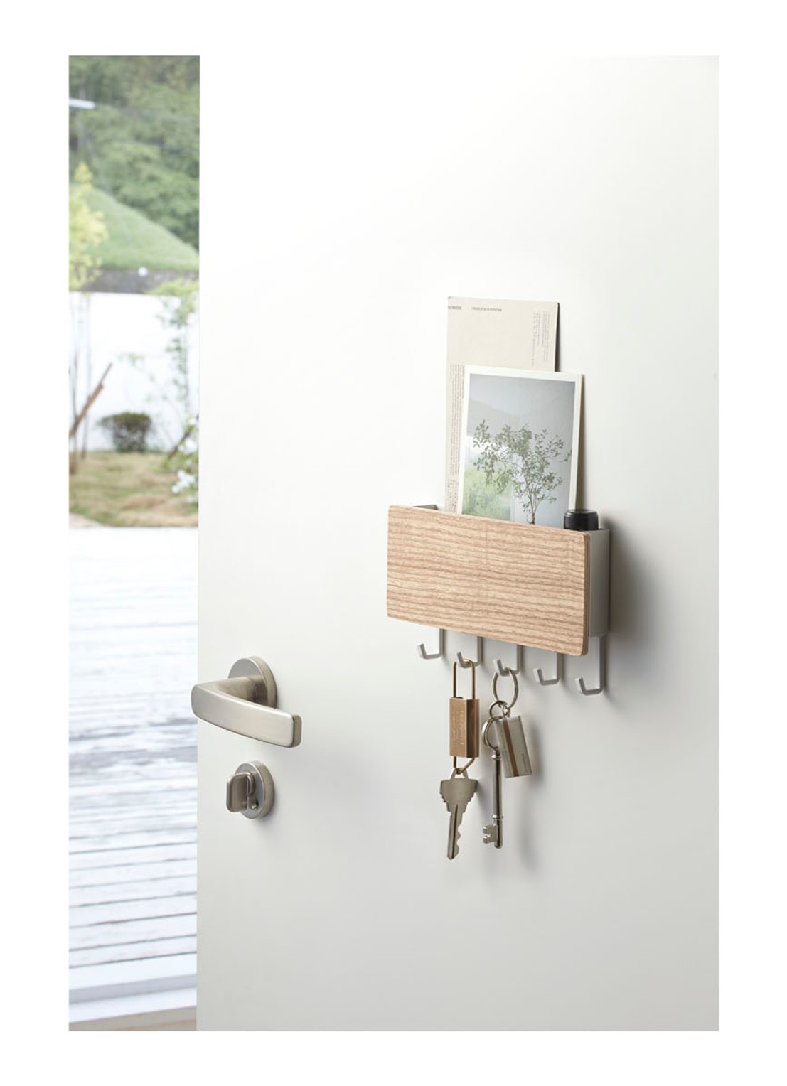 Yamazaki Rin magnetische sleutelhaak met houder - voorkant 2 lichtbruin