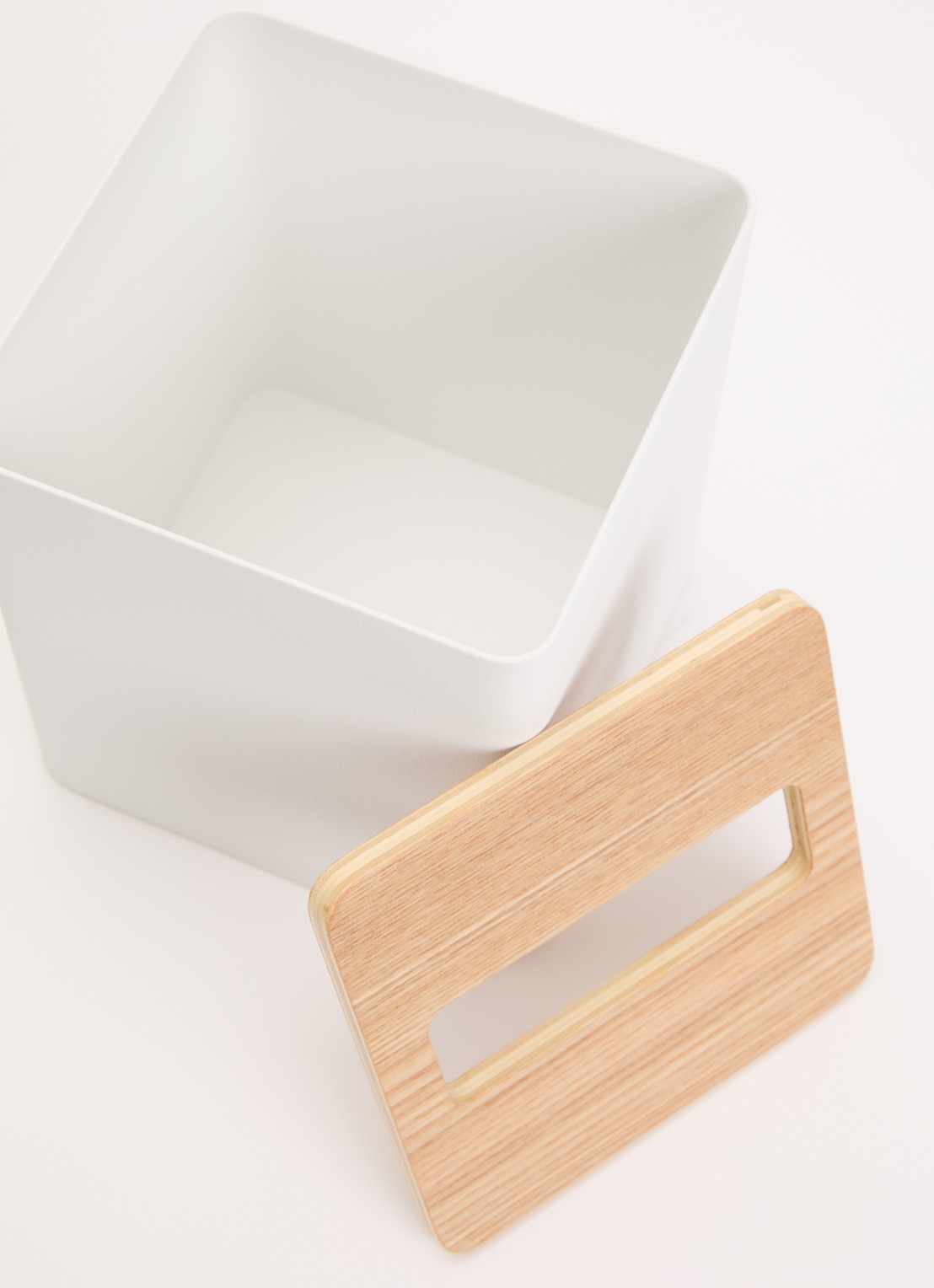 Yamazaki Rin tissuebox 15 cm - detail wit