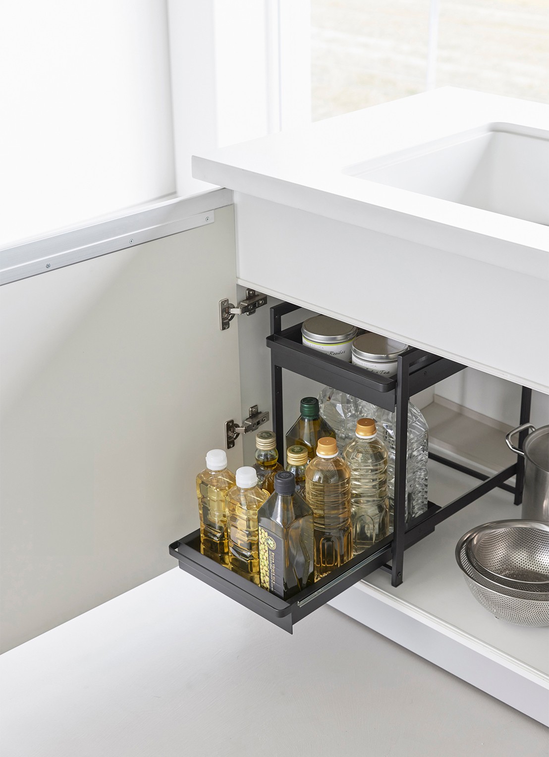 Yamazaki Tower keukenkast organizer 30 x 68,5 x 45 cm - detail 3 zwart
