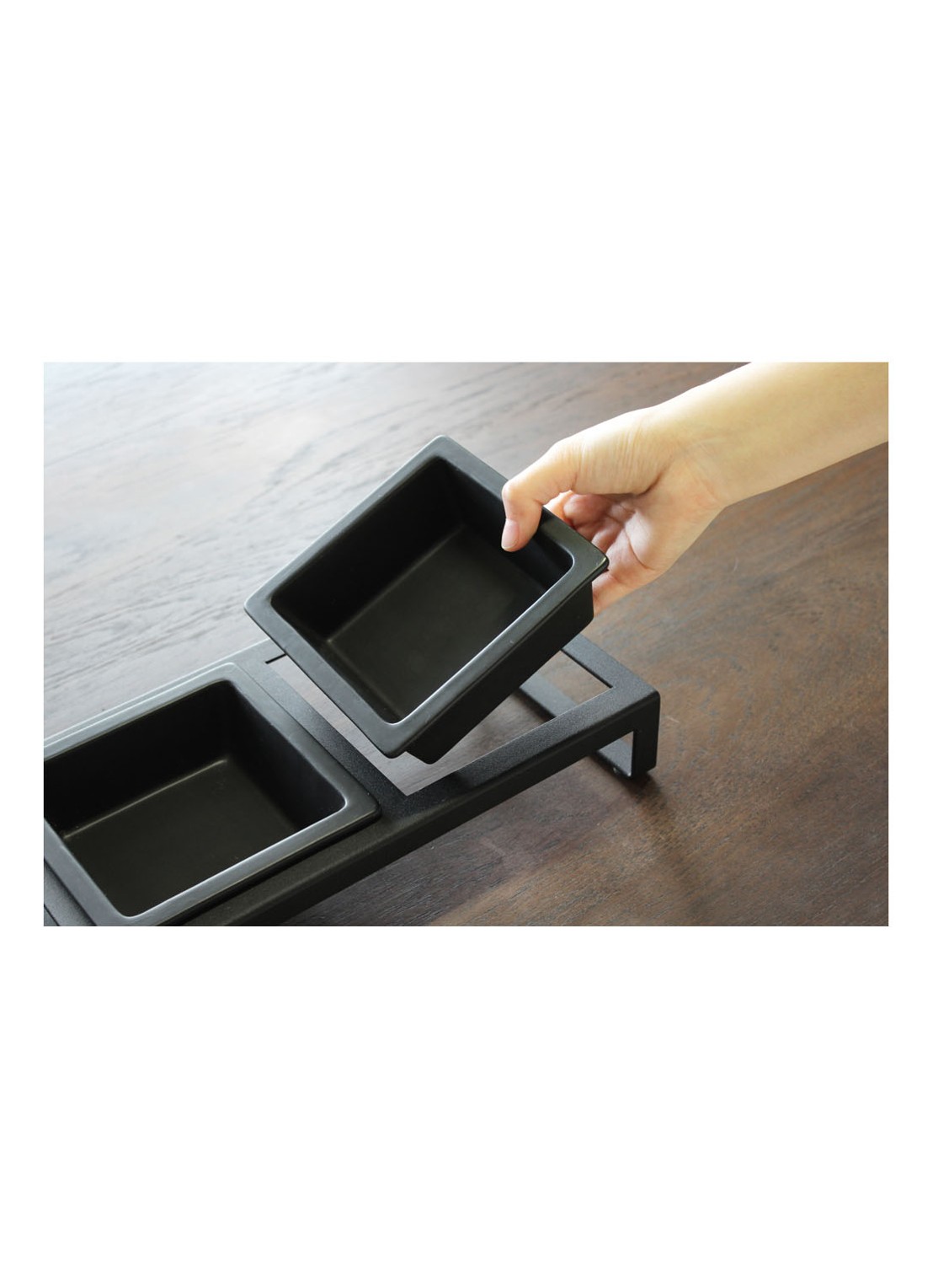 Yamazaki Tower Tall voerbak voor katten 29 x 15,5 cm - detail 7 zwart