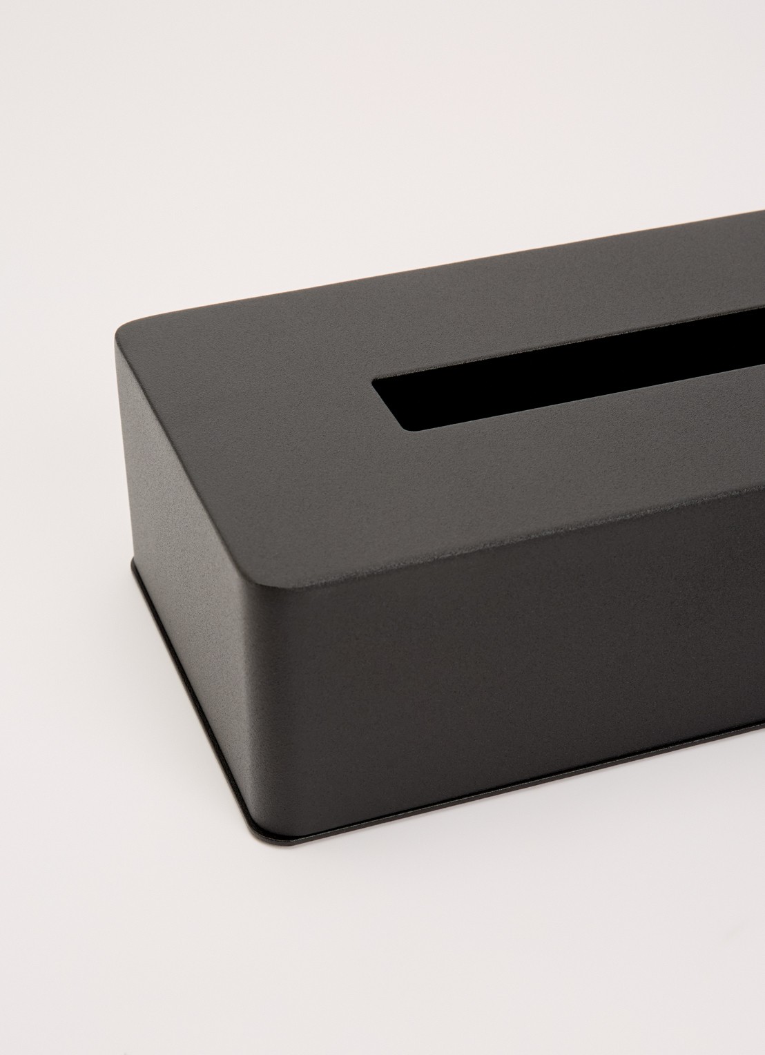 Yamazaki Tower tissuebox 26 cm - detail 3 zwart
