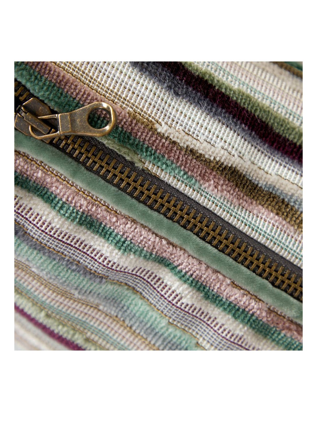 Yves Delorme Agate kussensloop met fluweel - detail 4 donkerbeige