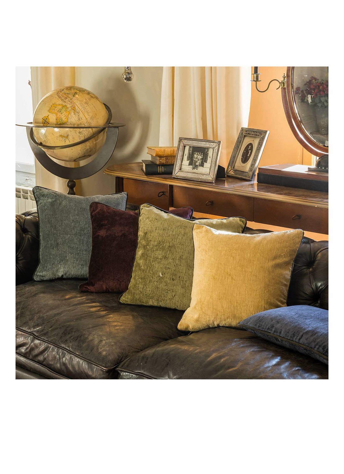 Yves Delorme BOROMEE  Paon        Cushion c - detail 8 mosgroen