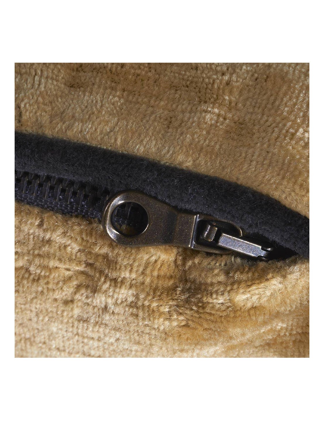 Yves Delorme BOROMEE  Paon        Cushion c - detail 5 bruin