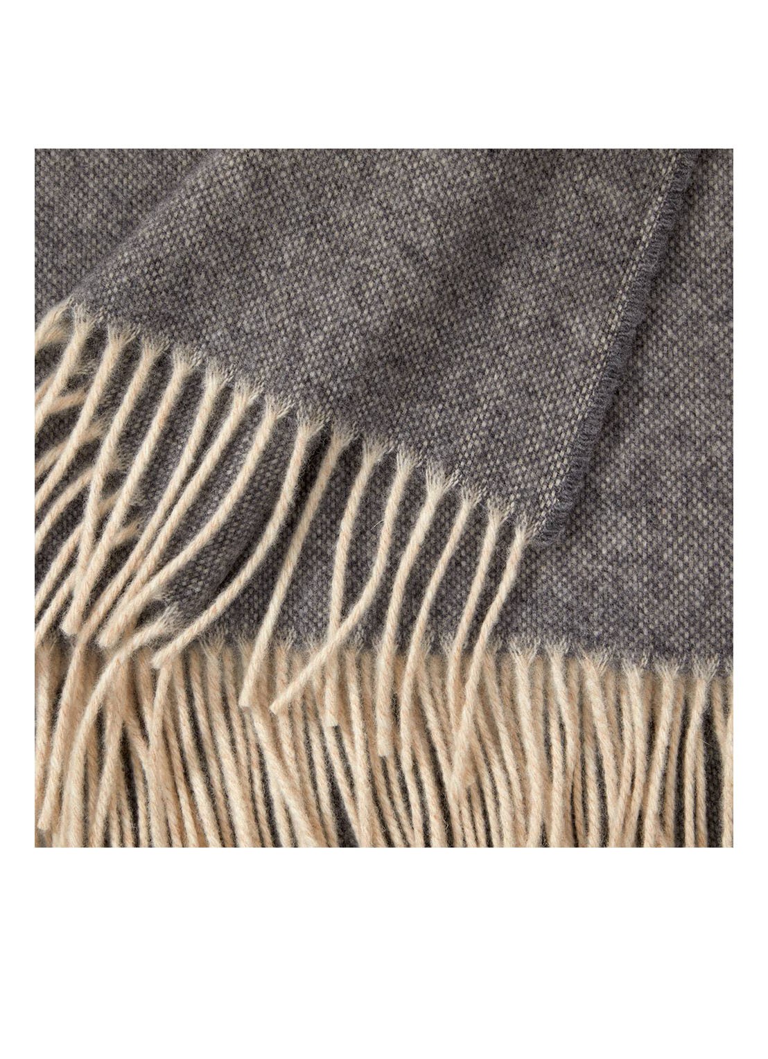Yves Delorme Club plaid van wol met franjes 130 x 170 cm - voorkant 4 lichtgrijs