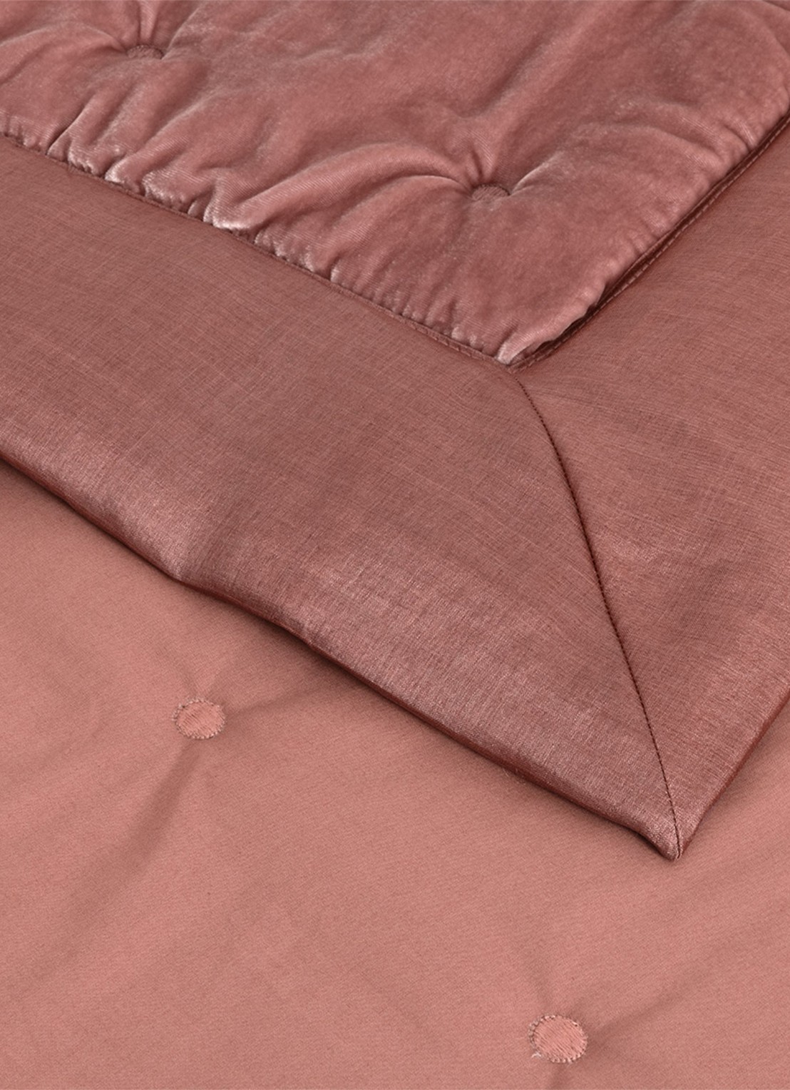 Yves Delorme Cocon bedsprei 260 x 240 cm - voorkant 2 roze