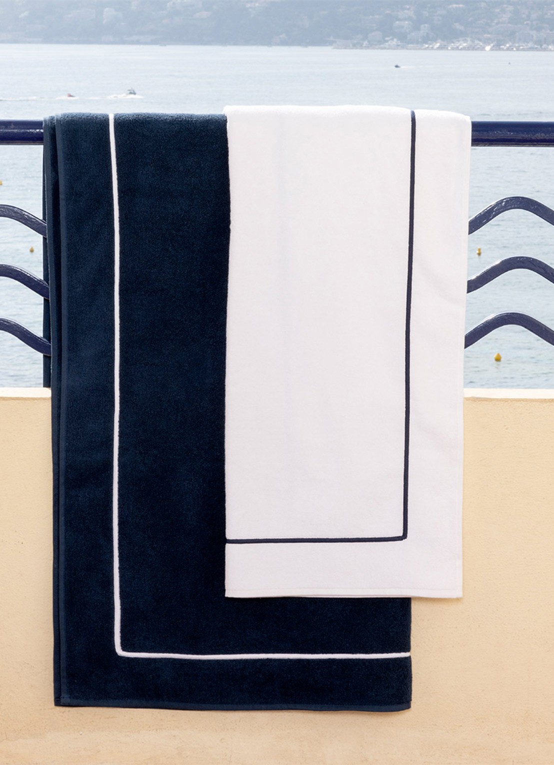 Yves Delorme Croisiere strandlaken  - 480 gr/m2 - 92 x 200 cm - voorkant 7 royalblauw