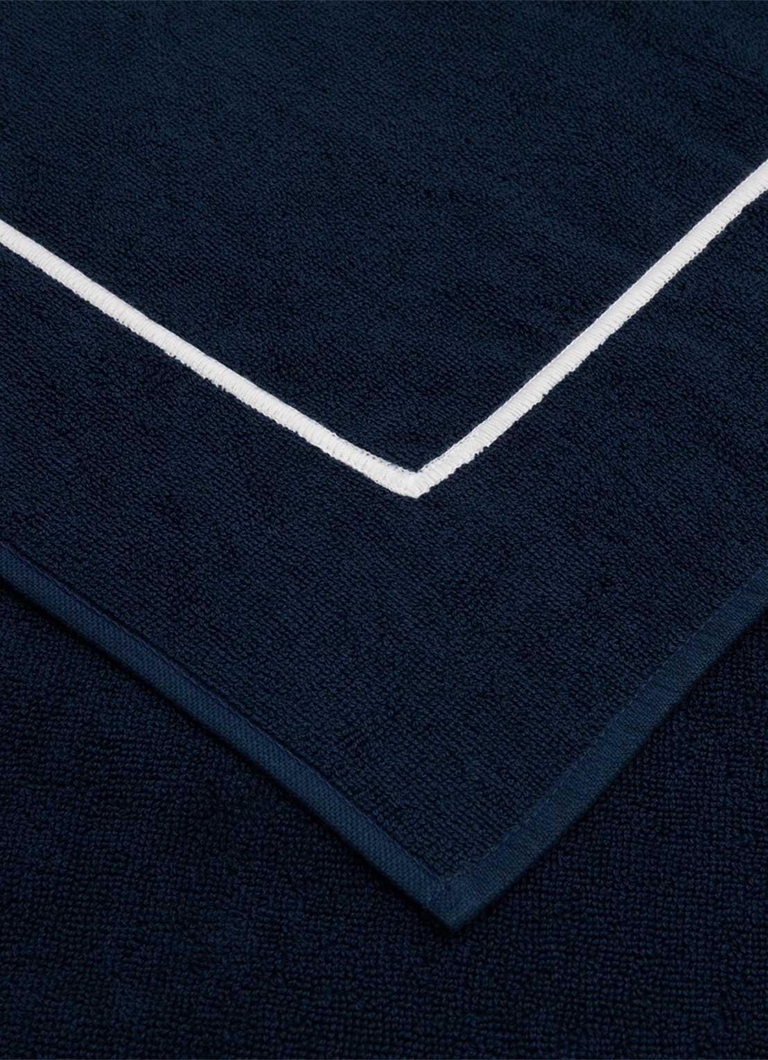 Yves Delorme Croisiere strandlaken  - 480 gr/m2 - 92 x 200 cm - achterkant 6 donkerblauw