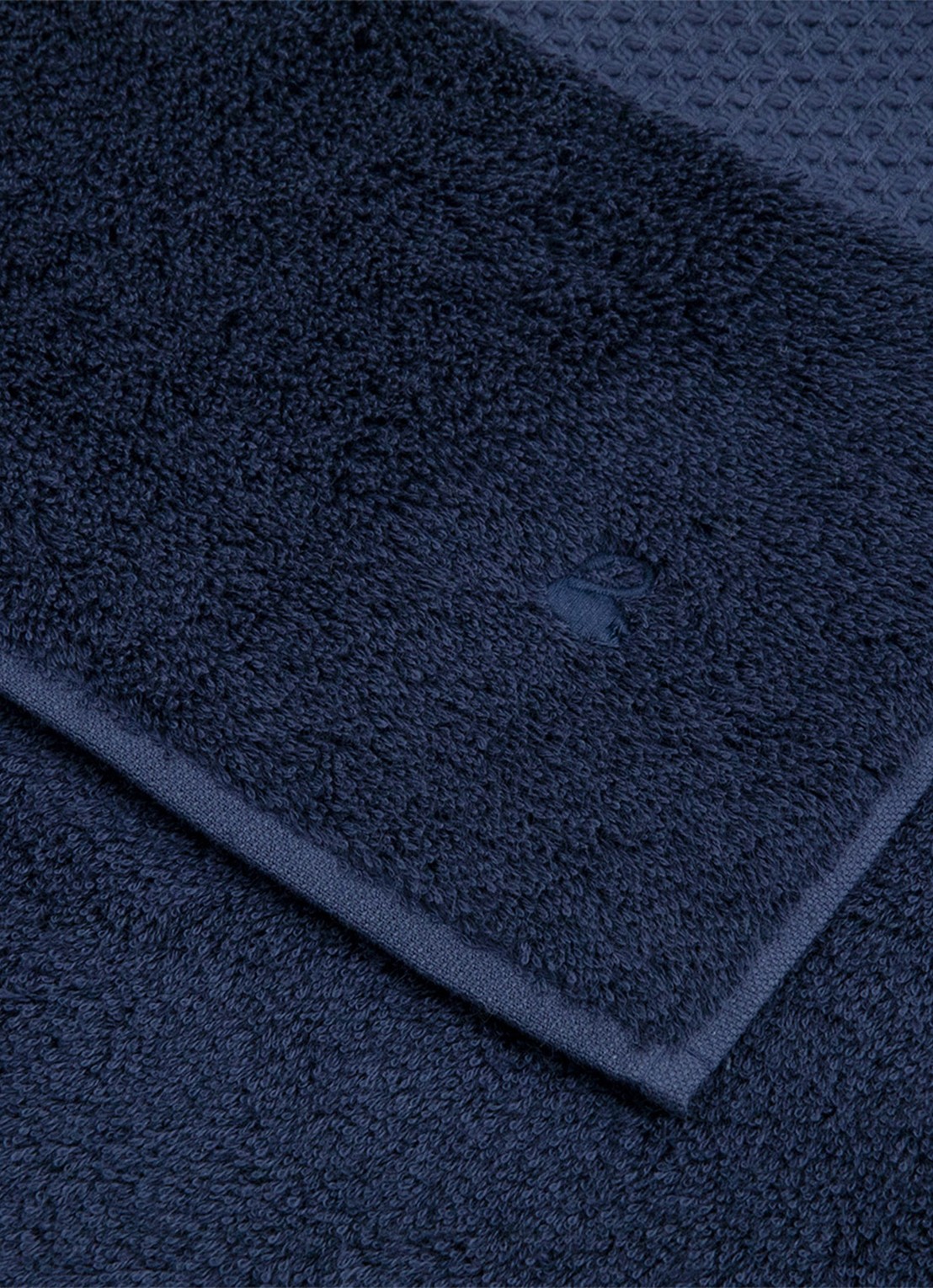 Yves Delorme Etoile badhanddoek - 700g/m2 - 70 x 140 cm - voorkant 2 donkerblauw