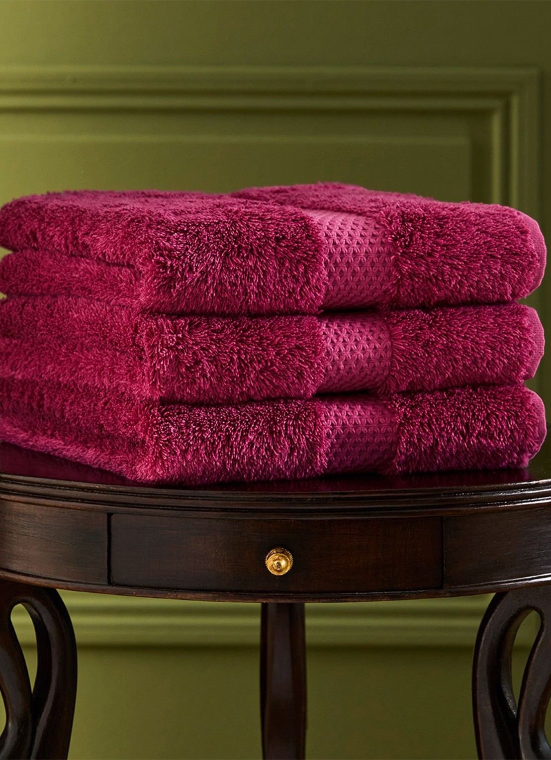 Yves Delorme Etoile badhanddoek - 700g/m2 - 70 x 140 cm - voorkant 4 fuchsia
