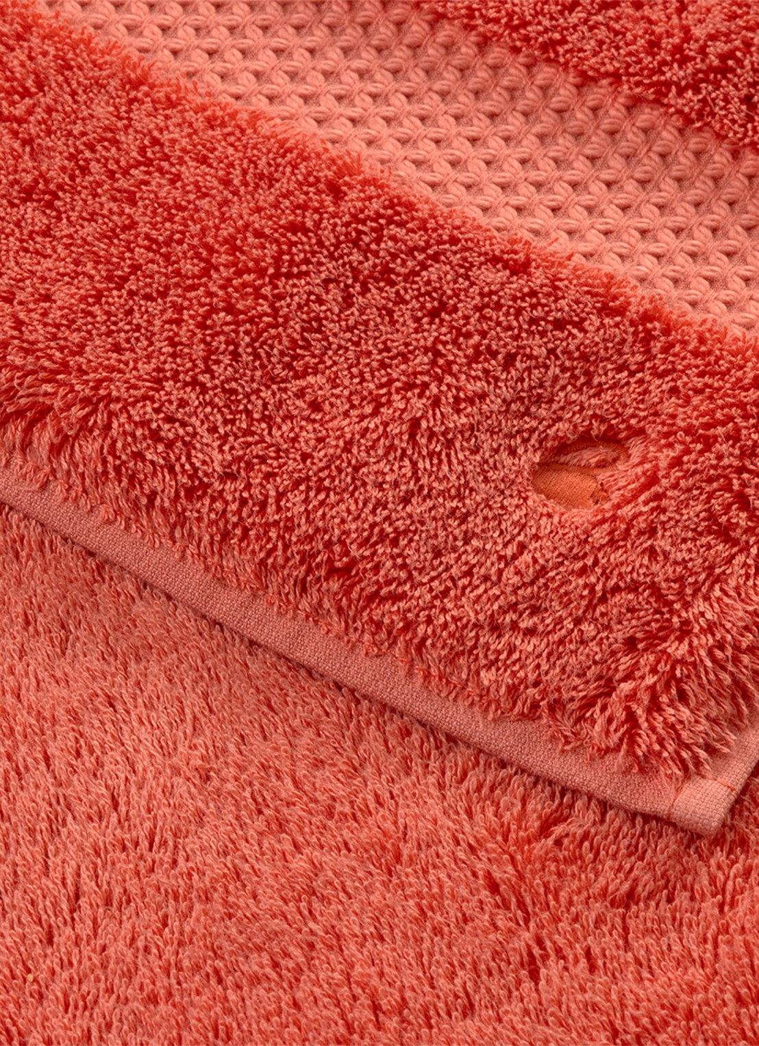 Yves Delorme Etoile badlaken - 700 gr/m2 - 92 x 160 cm - voorkant 4 koraalrood