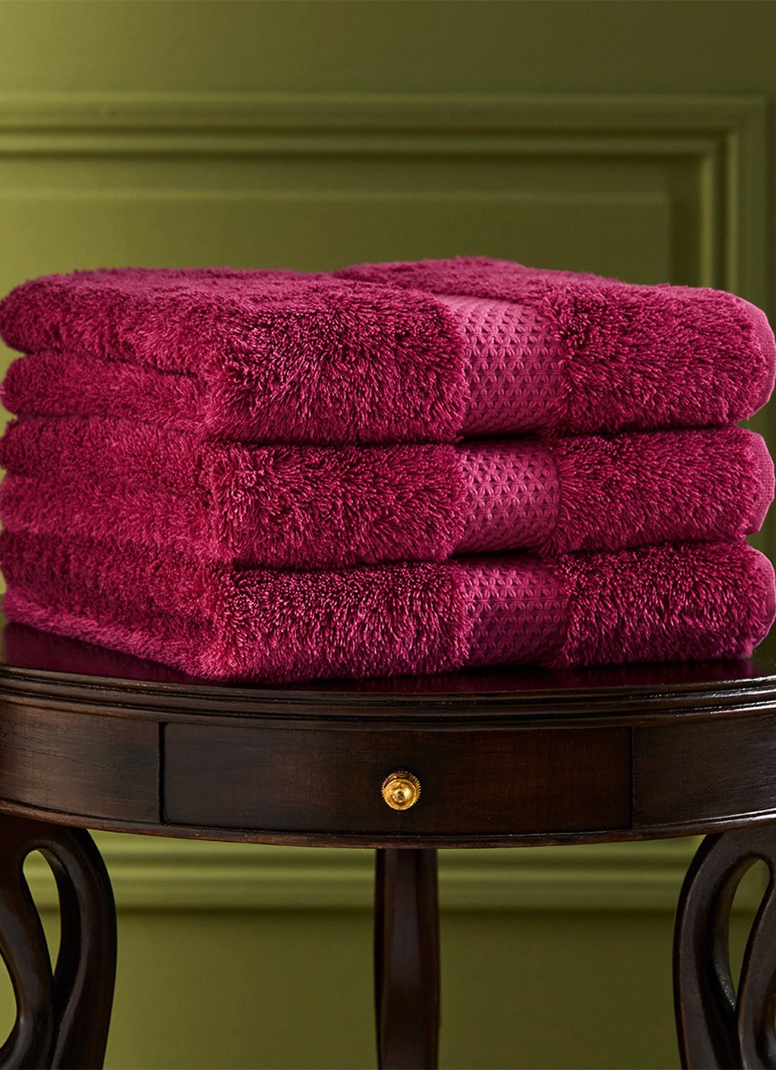 Yves Delorme Etoile badserie 700 gr/m2 - voorkant 3 fuchsia