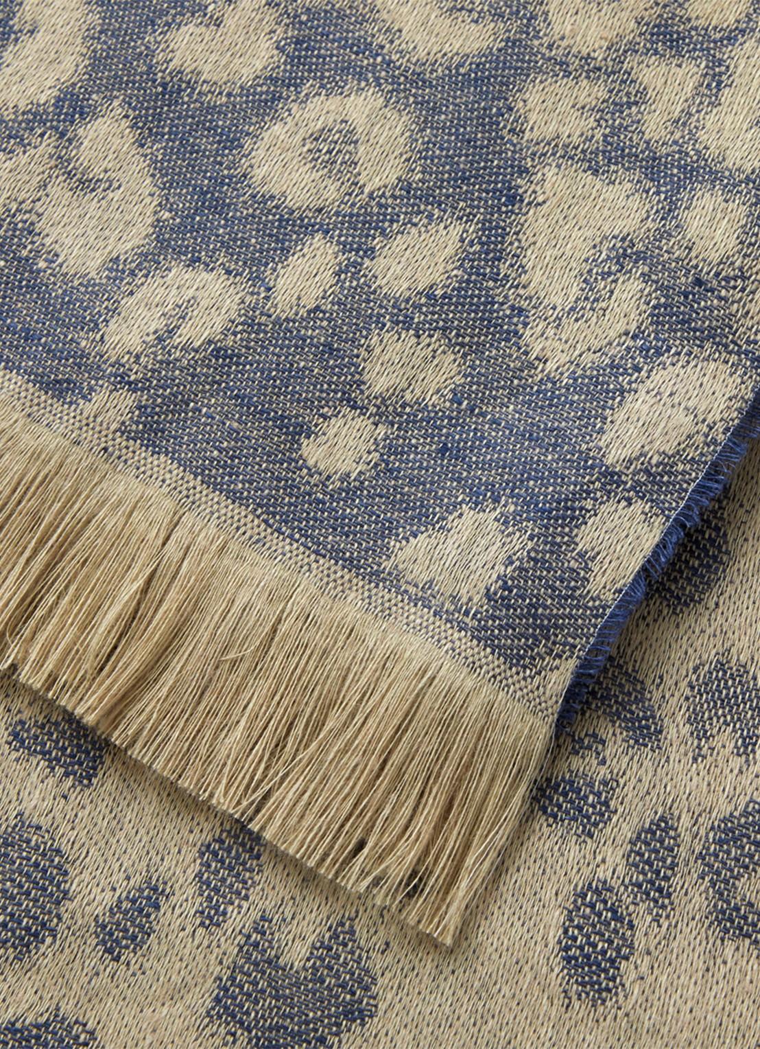 Yves Delorme Fauve plaid van linnen 140 x 160 cm - voorkant 3 beige