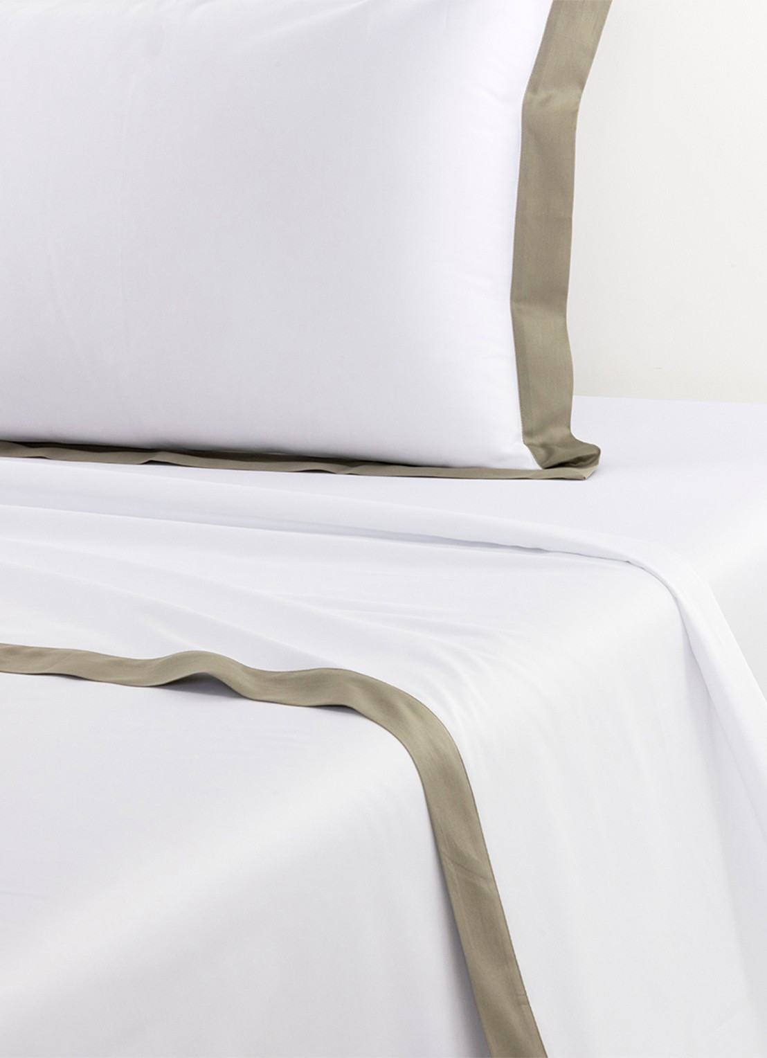 Yves Delorme Linea laken van katoen 120TC - voorkant 2 khaki