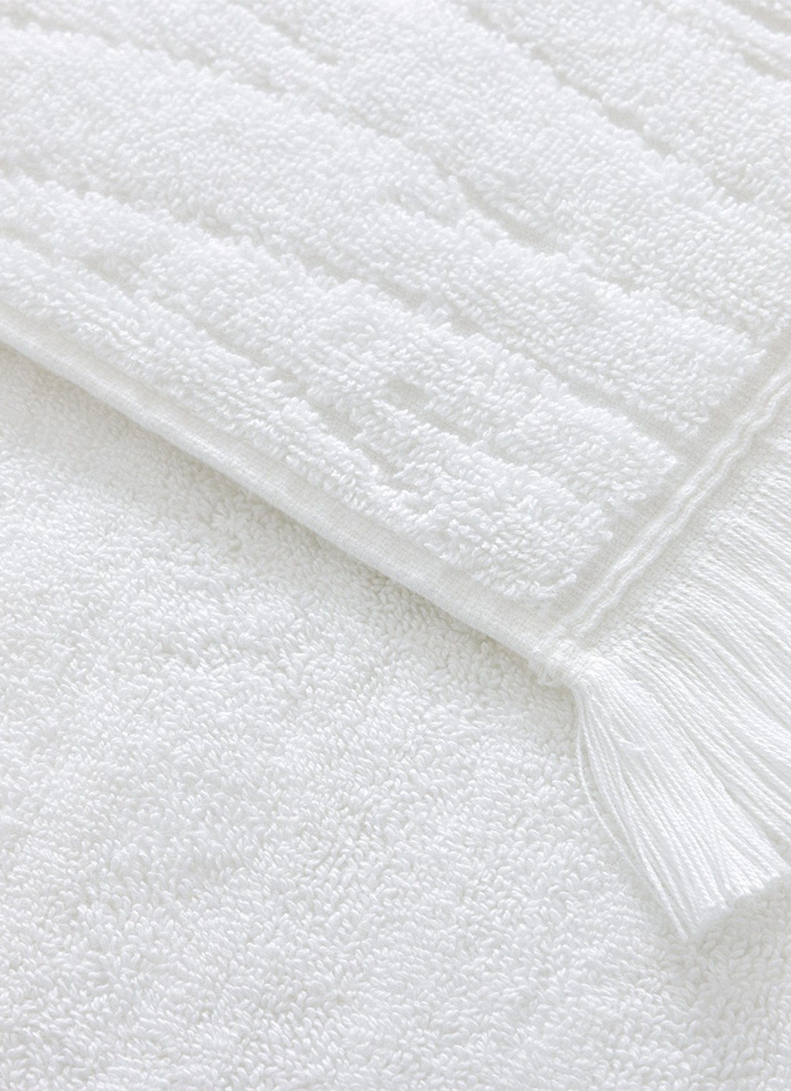 Yves Delorme Luciole badhanddoek - 530 gr/m2 - 90 x 150 cm - achterkant 5 wit