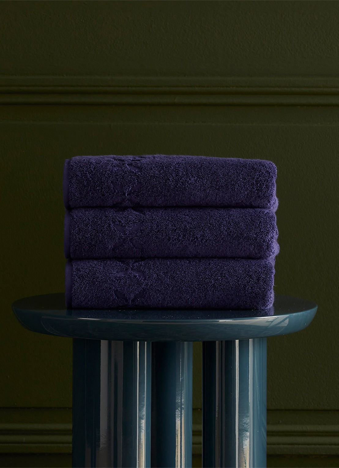 Yves Delorme Nature Amande handdoek - 550 gr/m2 - detail 4 donkerblauw