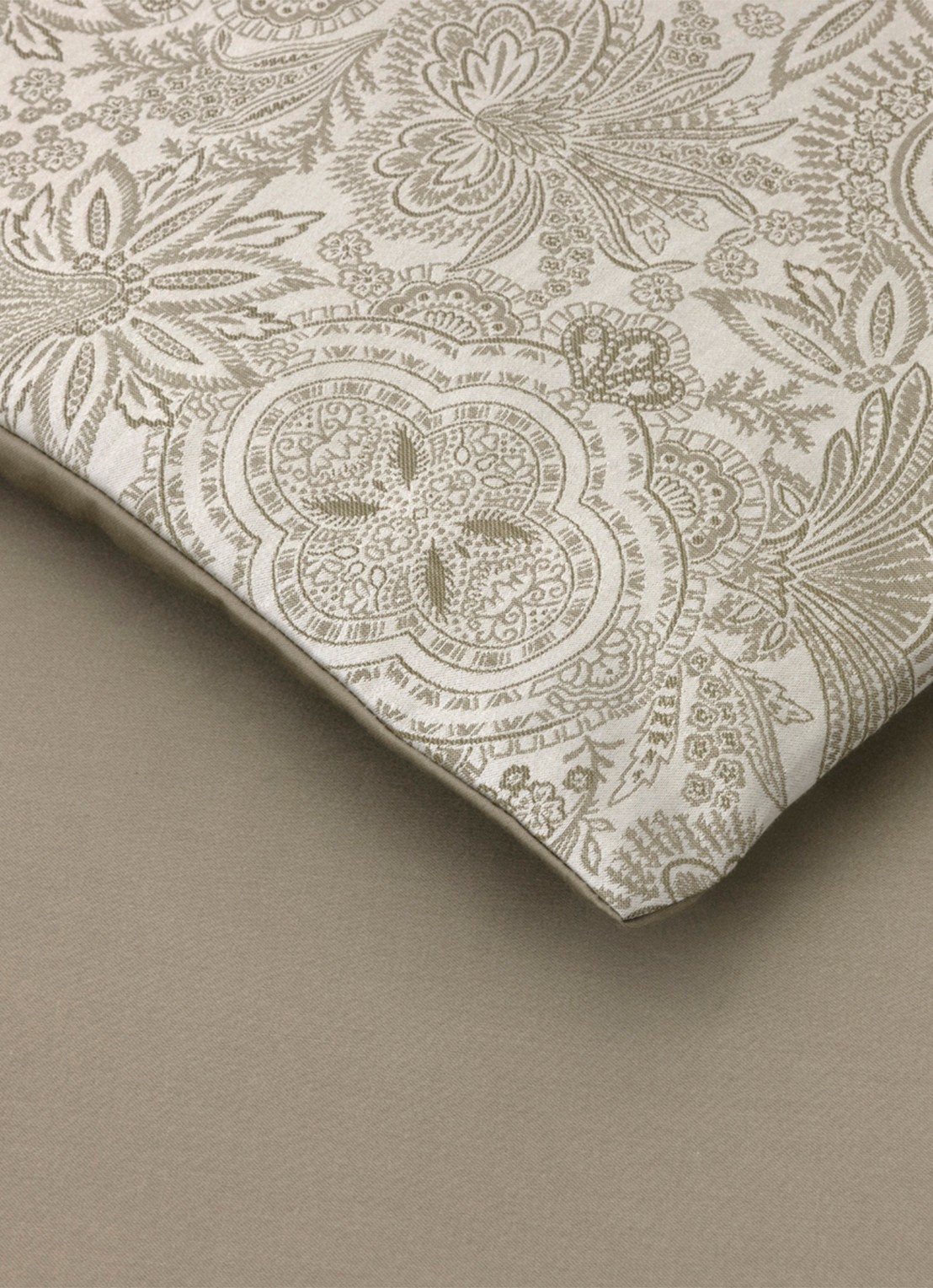 Yves Delorme Patio dekbedovertrek - exclusief kussenslopen - voorkant 5 beige