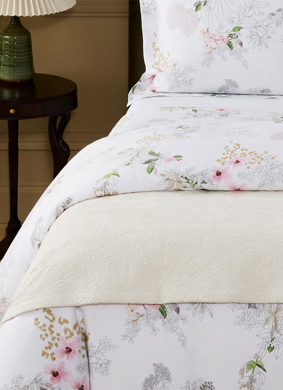 Yves Delorme Santoli bedsprei - achterkant 3 gebroken wit