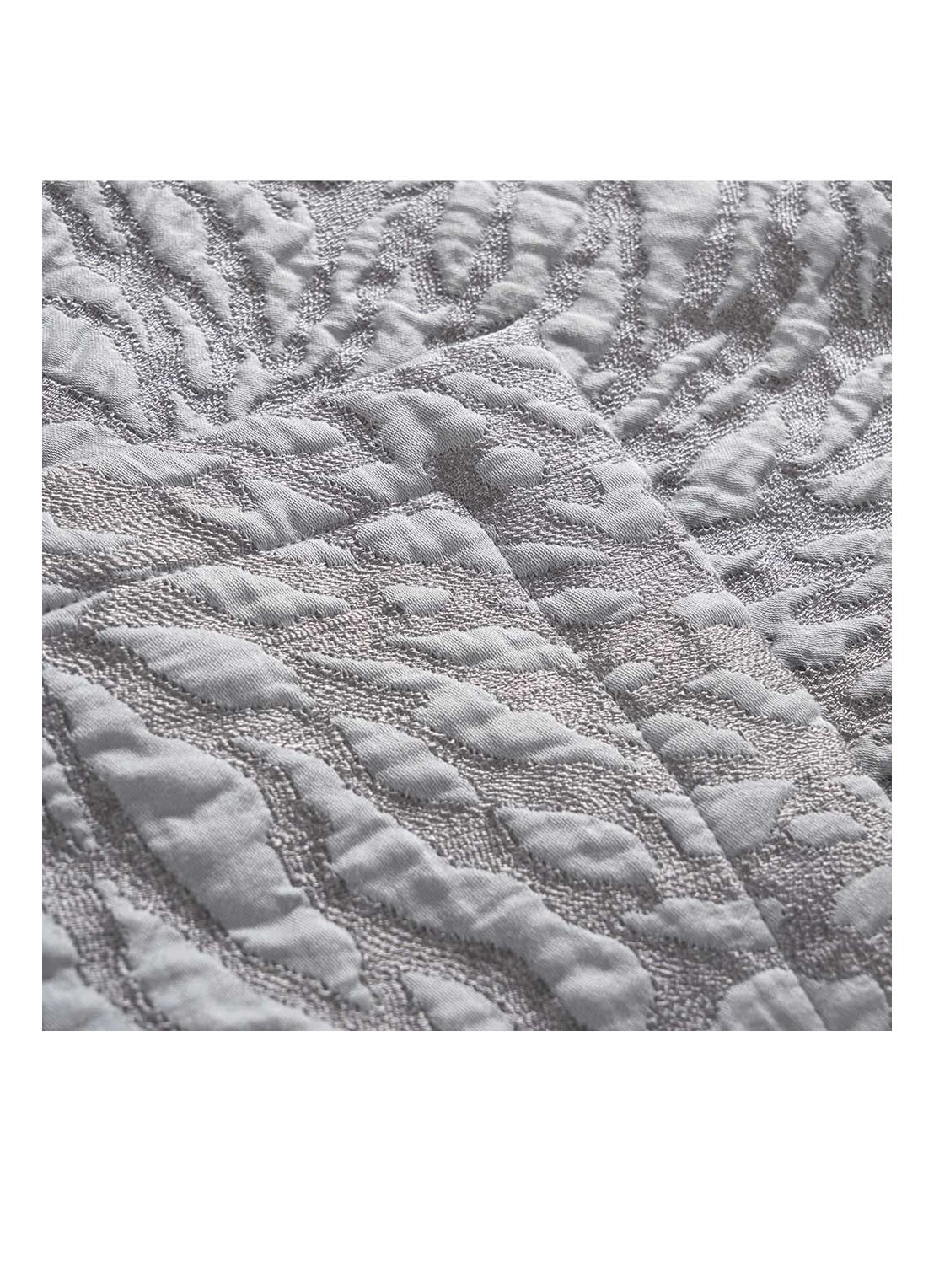 Yves Delorme Souvenir bedsprei in katoenblend - detail 3 zilver